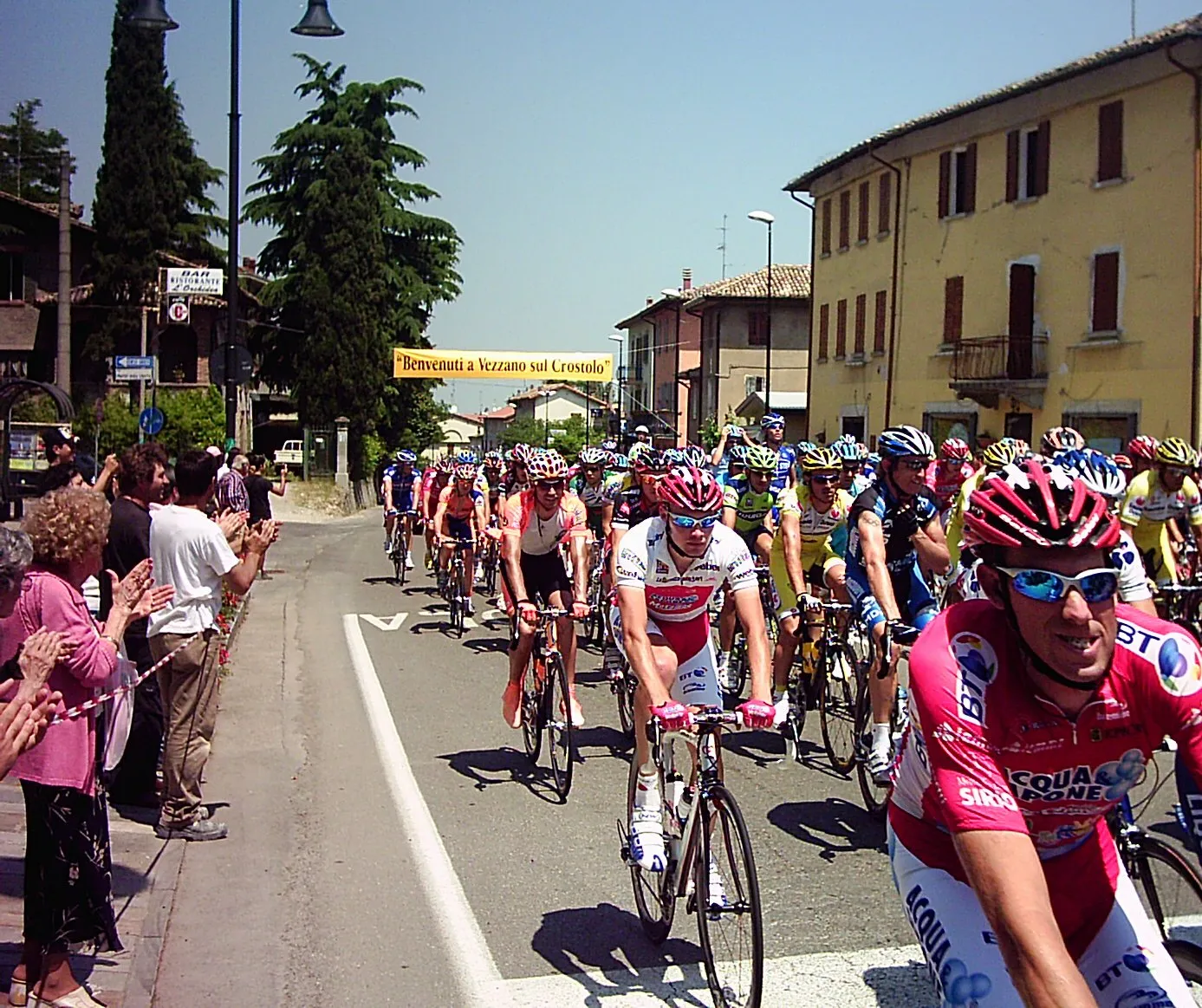 Photo showing: Vezzano sul Crostolo Giro d'Italia 2007