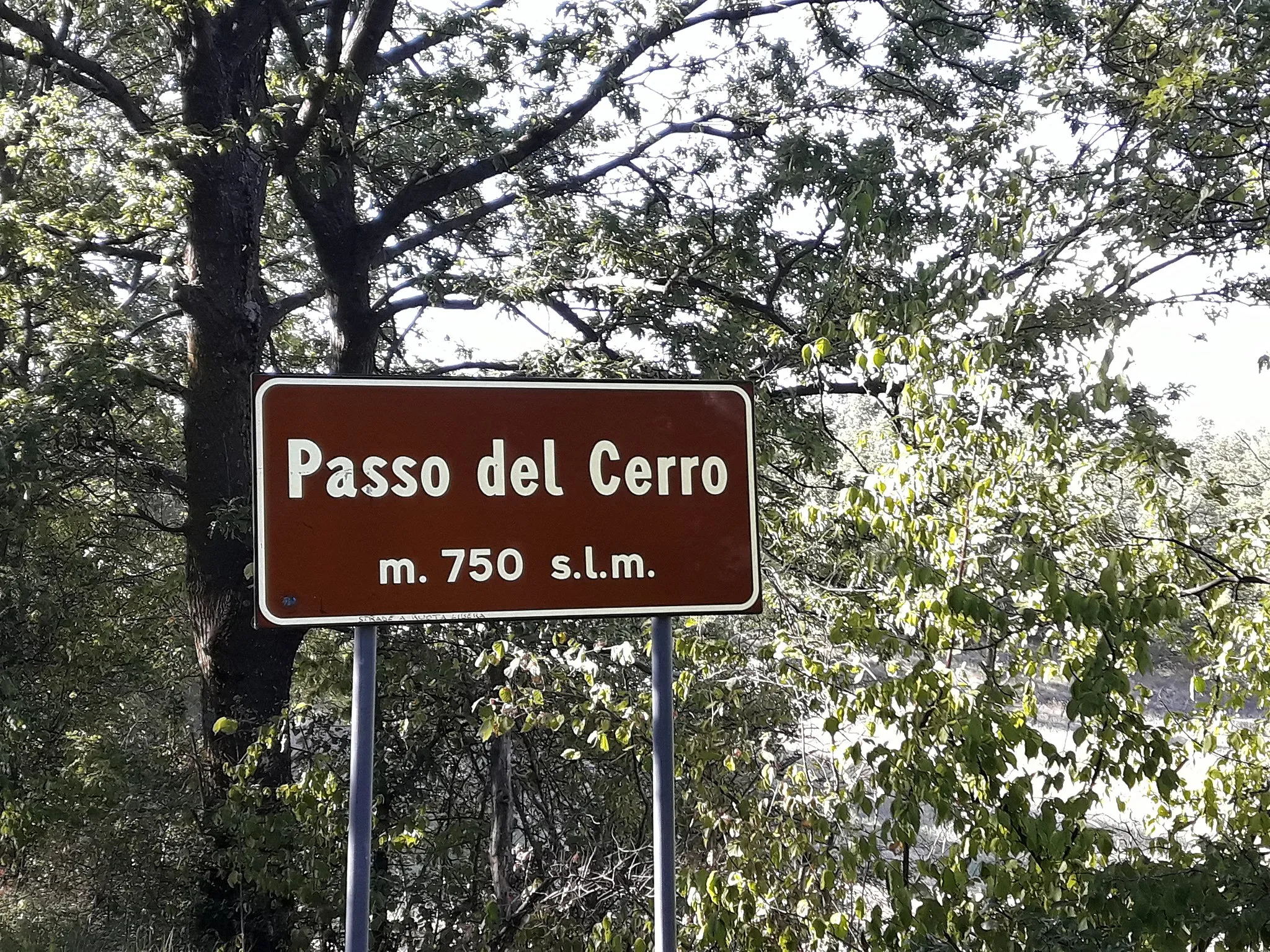 Photo showing: Cartel on the top of Cerro pass, municipality of Bettola, Piacenza, Italy