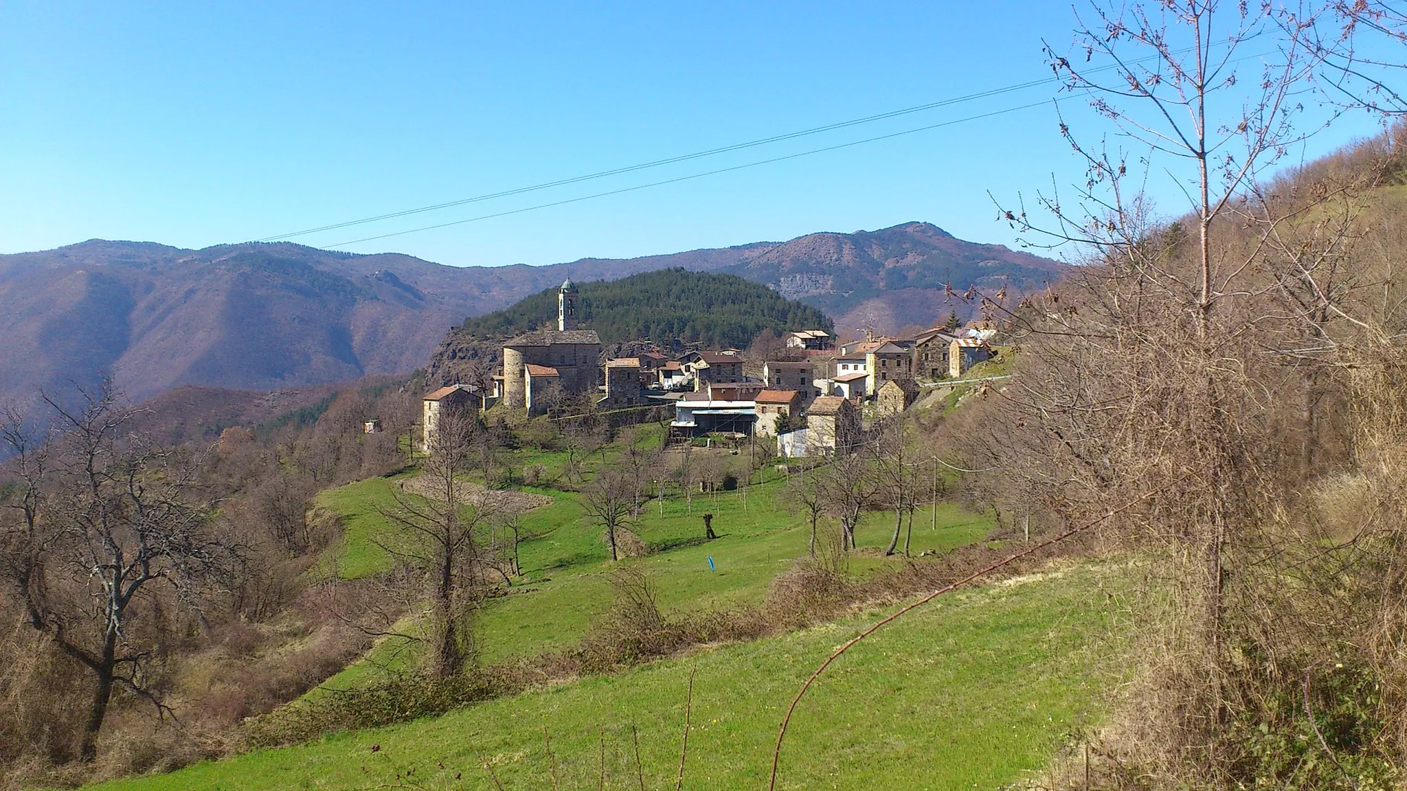Photo showing: Veduta di Castelcanafurone e monte Gratra