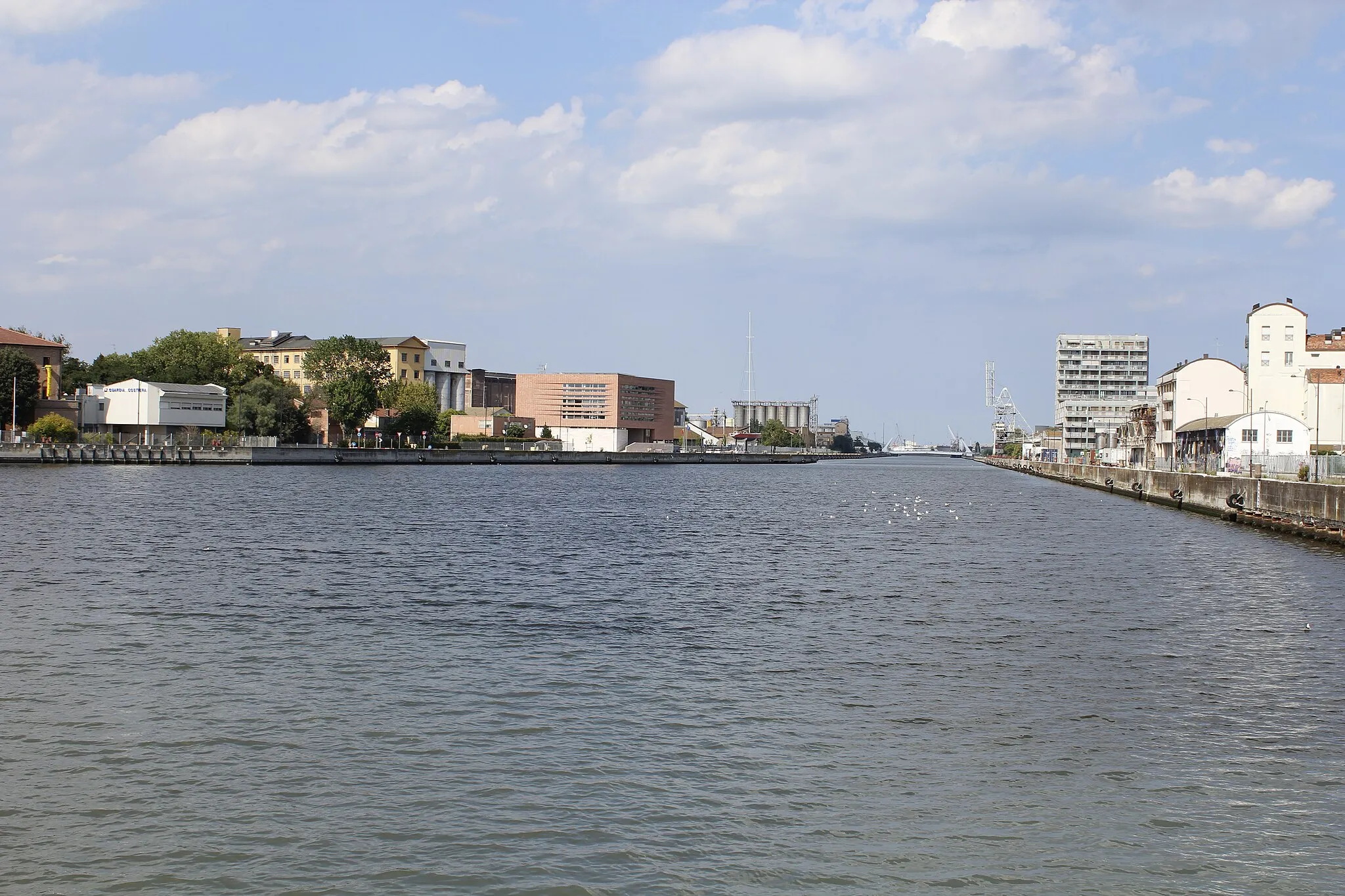 Photo showing: Canale Candiano, Ravenna