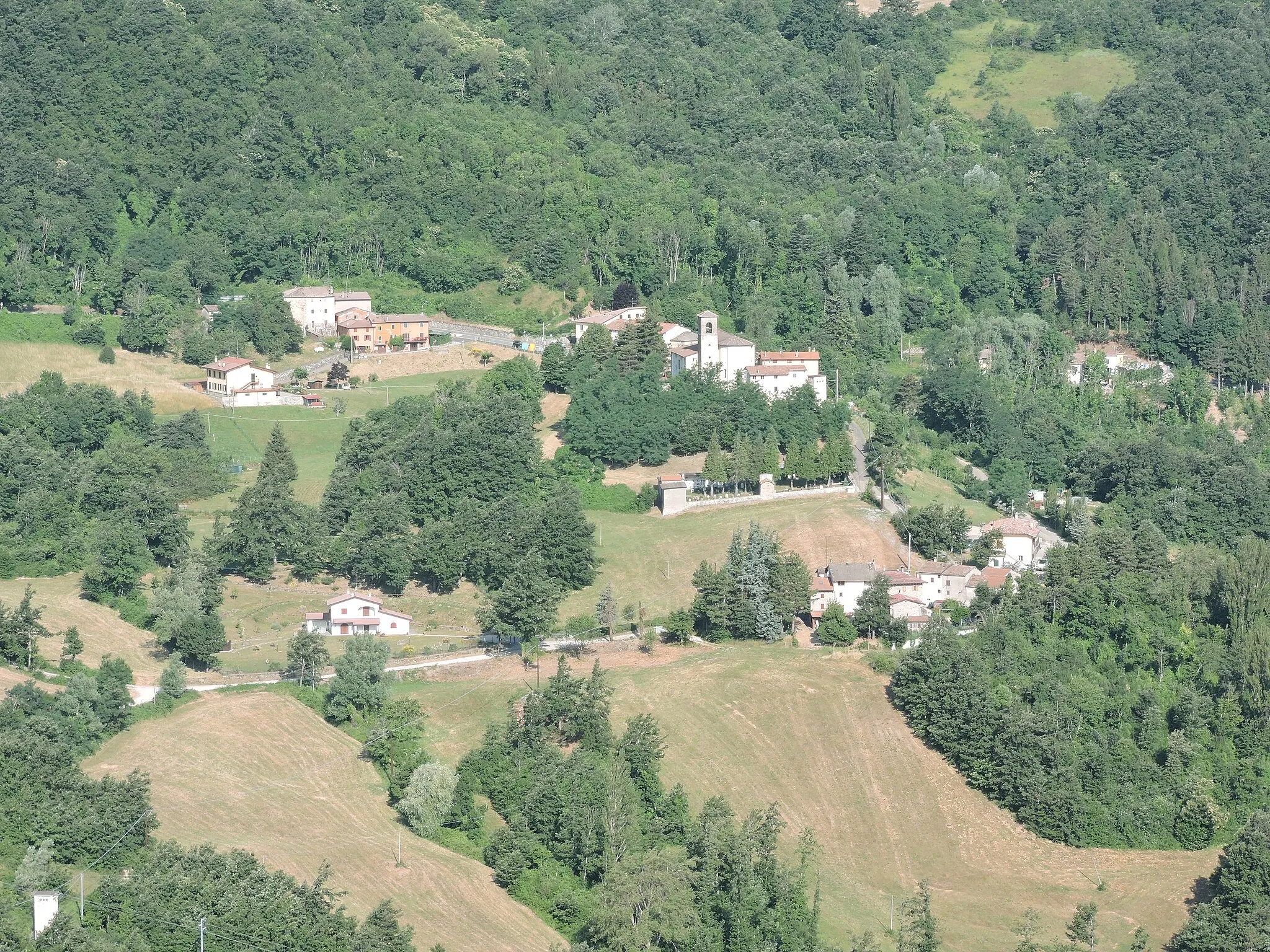 Photo showing: Montalbano dal Monte Rocca di Cavrenno