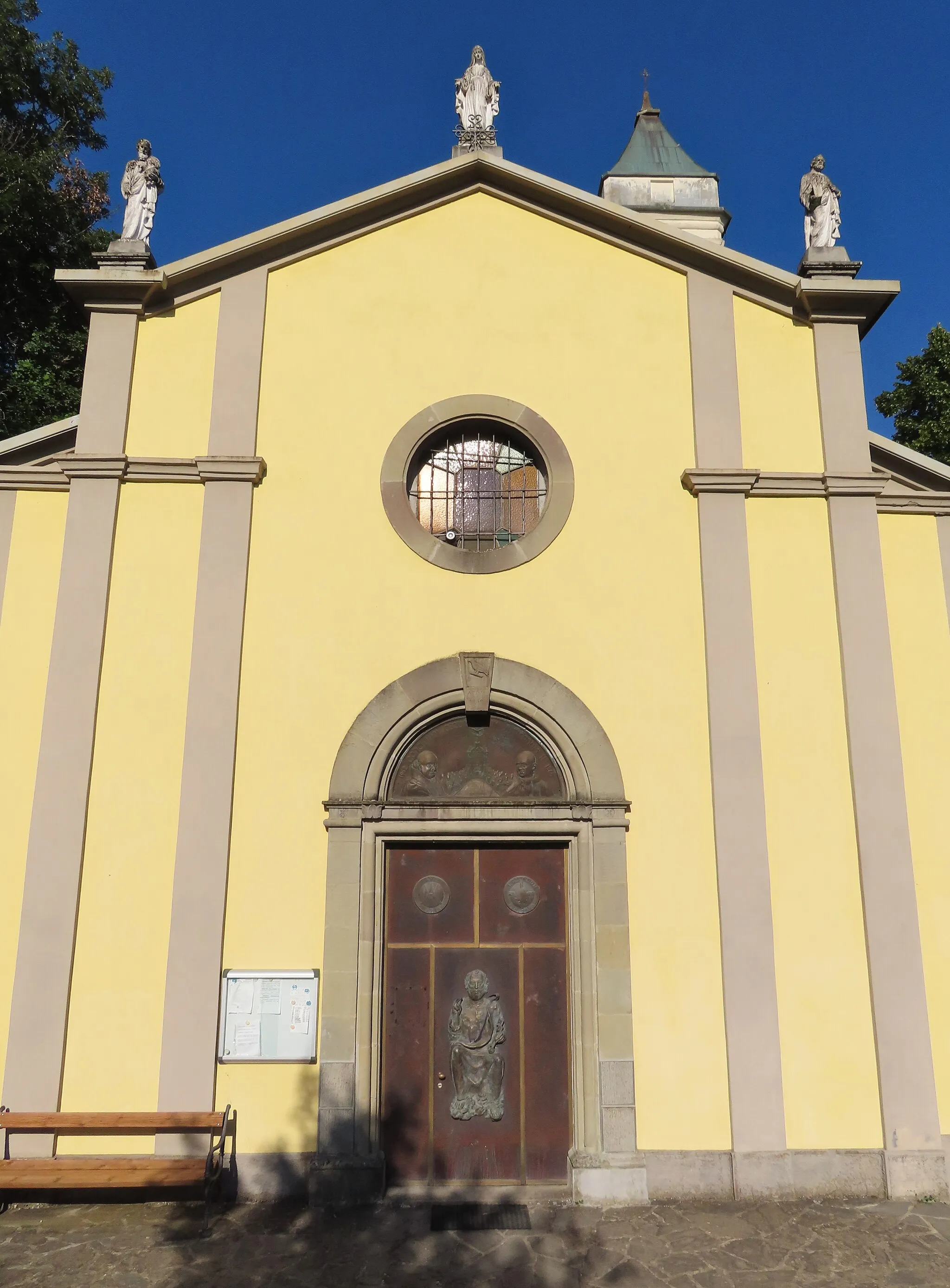 Photo showing: Facciata della chiesa della Beata Vergine Annunciata