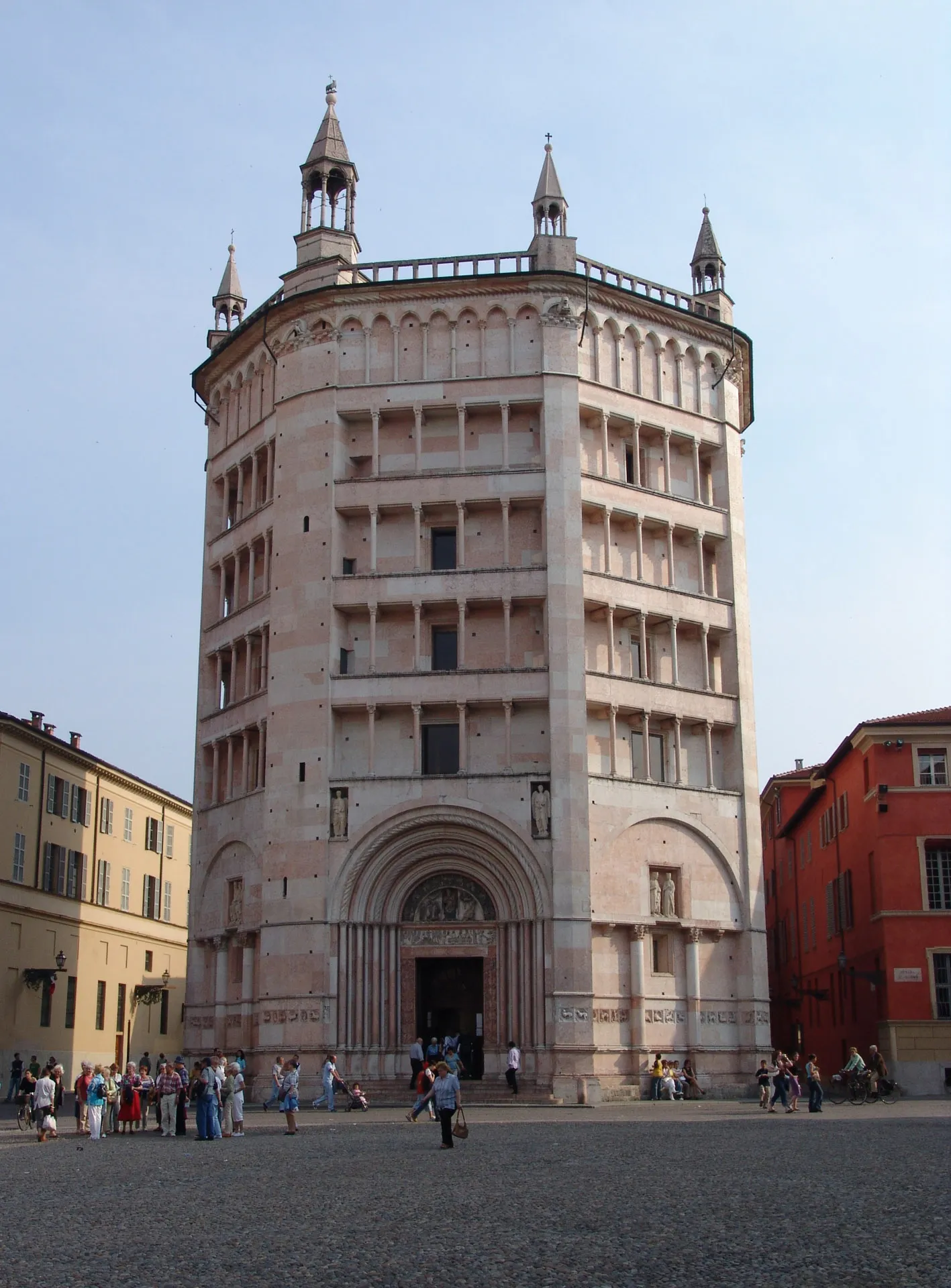 Photo showing: Baptisterium in Parma auf der Piazza Battistero (21.05.2005).
Il Battistero di Parma.