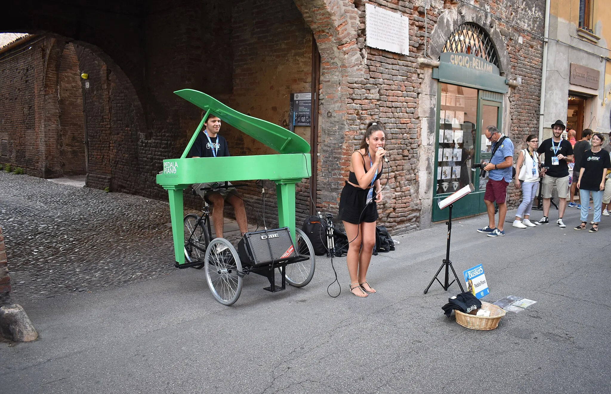 Photo showing: Pedala Piano, Buskers Festival, edizione 2017, Ferrara.