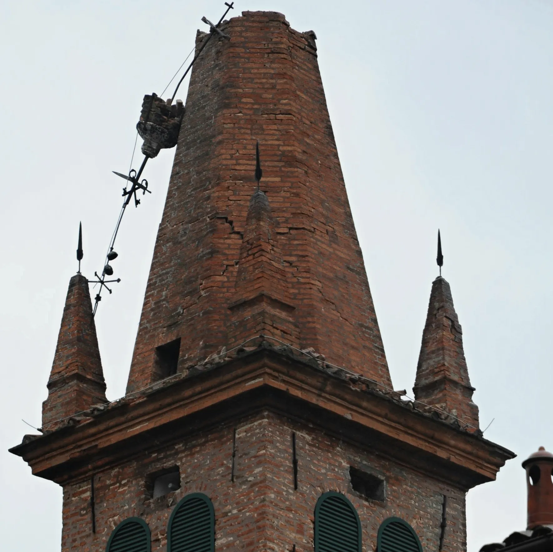 Photo showing: Terremoto 2012, il campanile di Vigarano Pieve