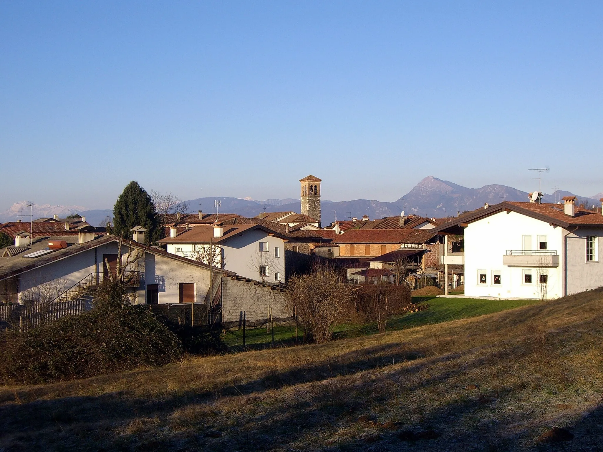 Photo showing: The location Loneriacco in Friuli-Venezia Giulia / Italy / EU. In the background of the Julian Alps. It is winter.