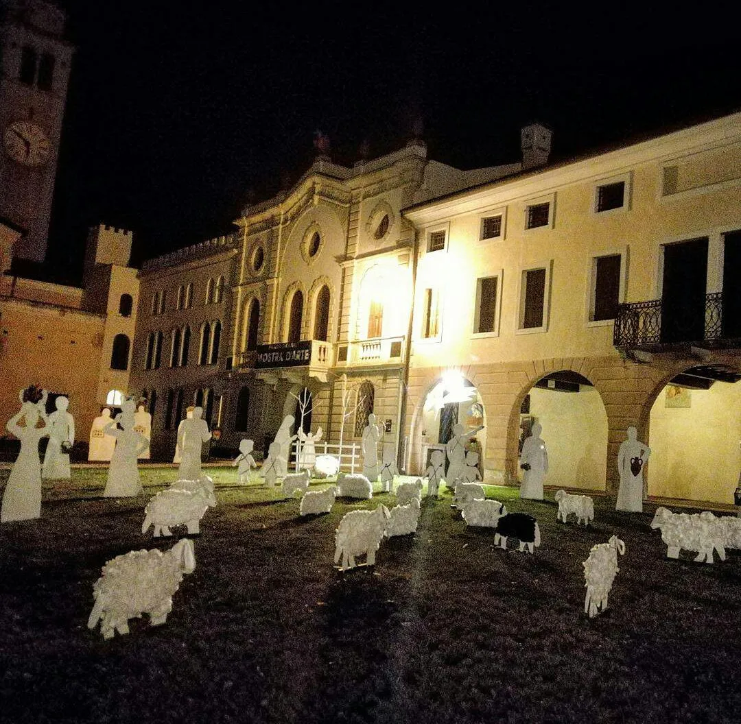 Photo showing: Esterno Palazzo Cecchini, atmosfera natalizia
