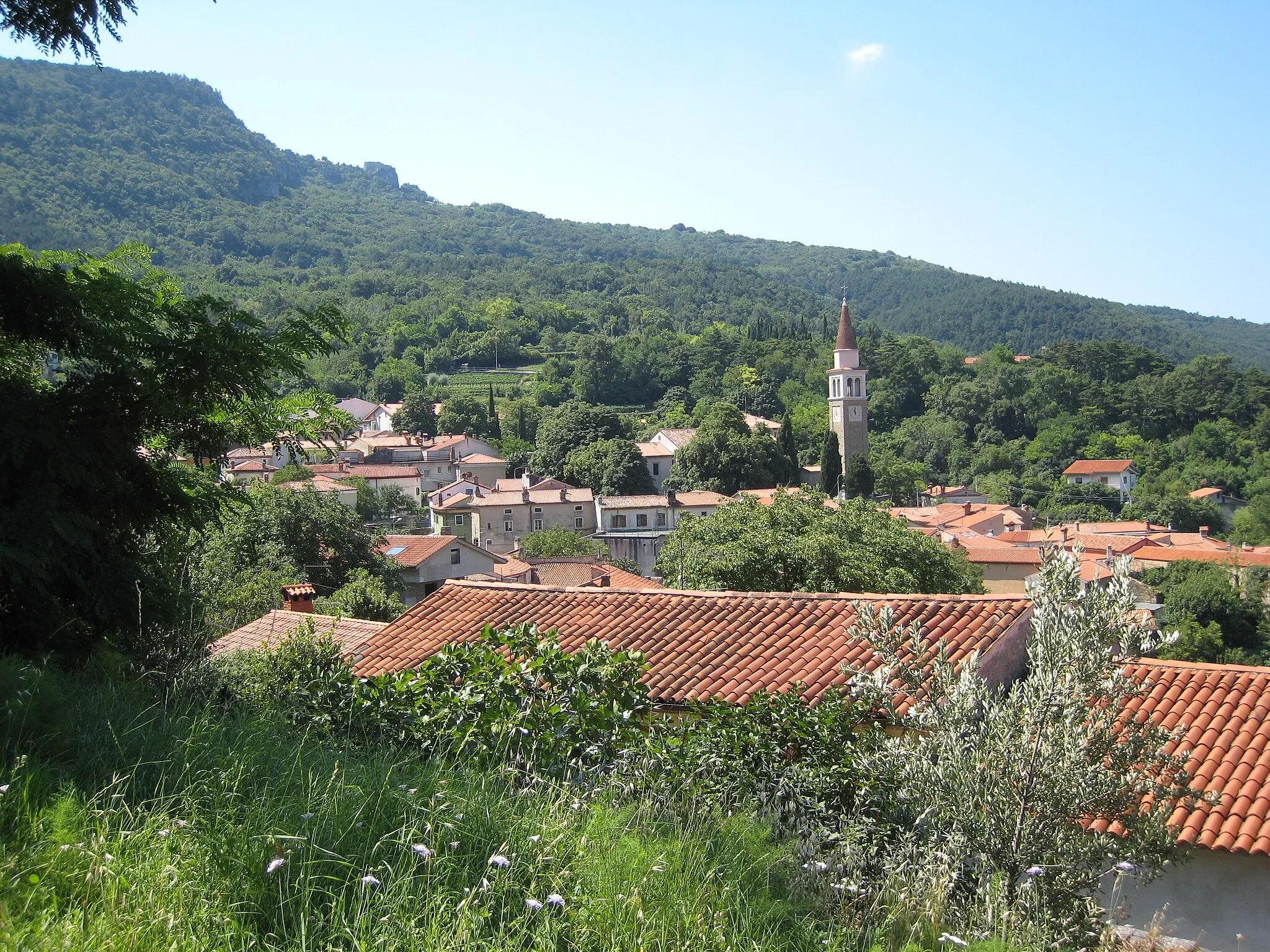 Photo showing: L'abitato di Dolina del comune di San Dorligo della Valle (Trieste). Luglio 2008