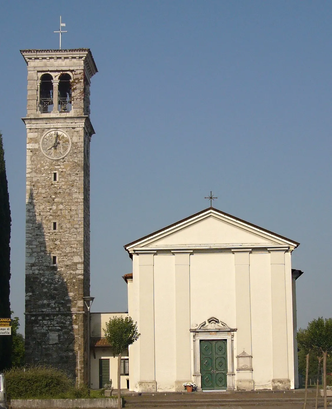 Photo showing: La chiesa ed il campanile di Bagnaria Arsa