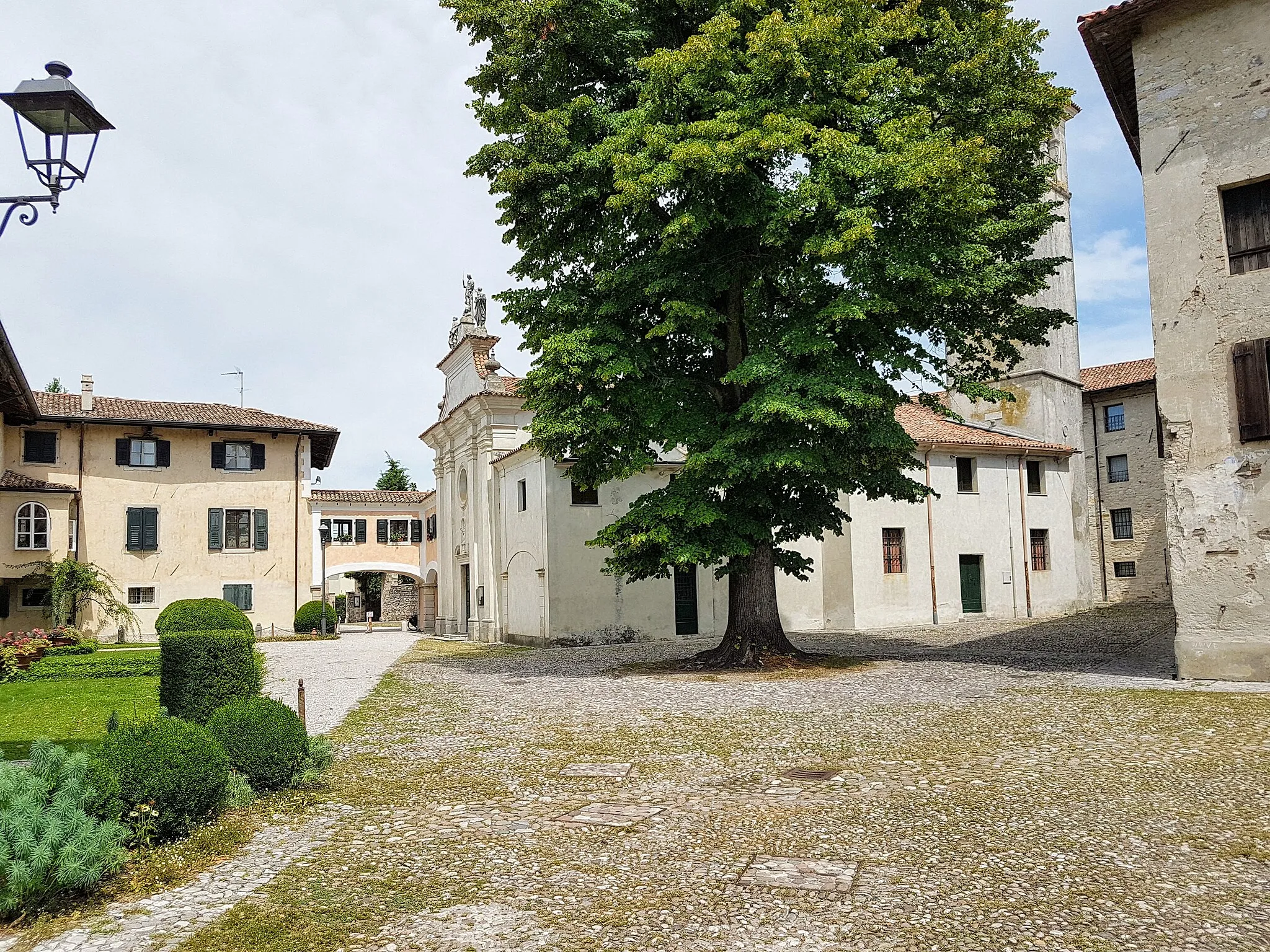 Photo showing: View of the church San Nicolò in Strassoldo di Sopra, a village within the territory of the community of Cervignano del Friuli.