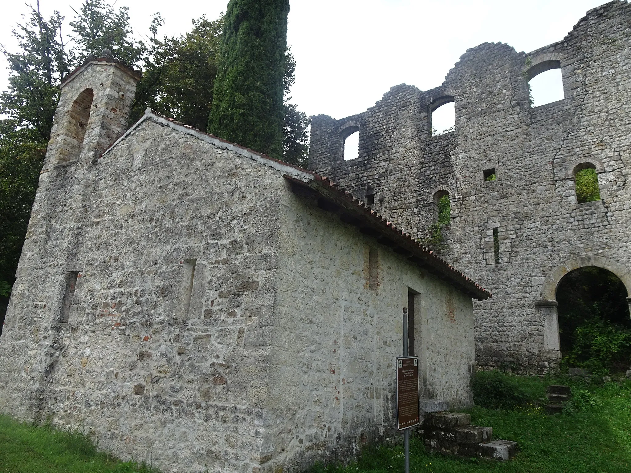 Photo showing: Attimis castle at Maniago, Italy