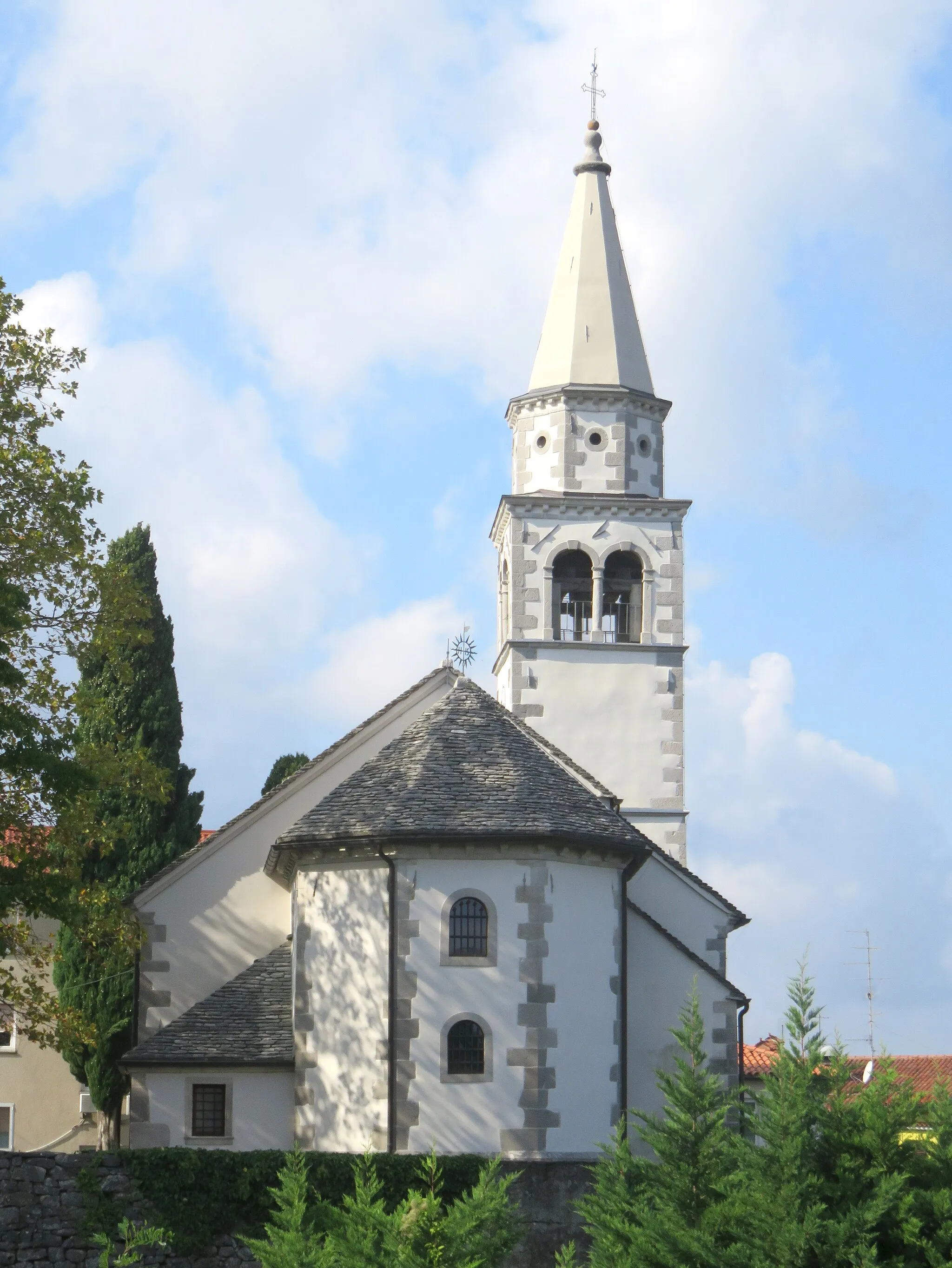 Photo showing: Saint George's Church in Dutovlje, Municipality of Sežana, Slovenia