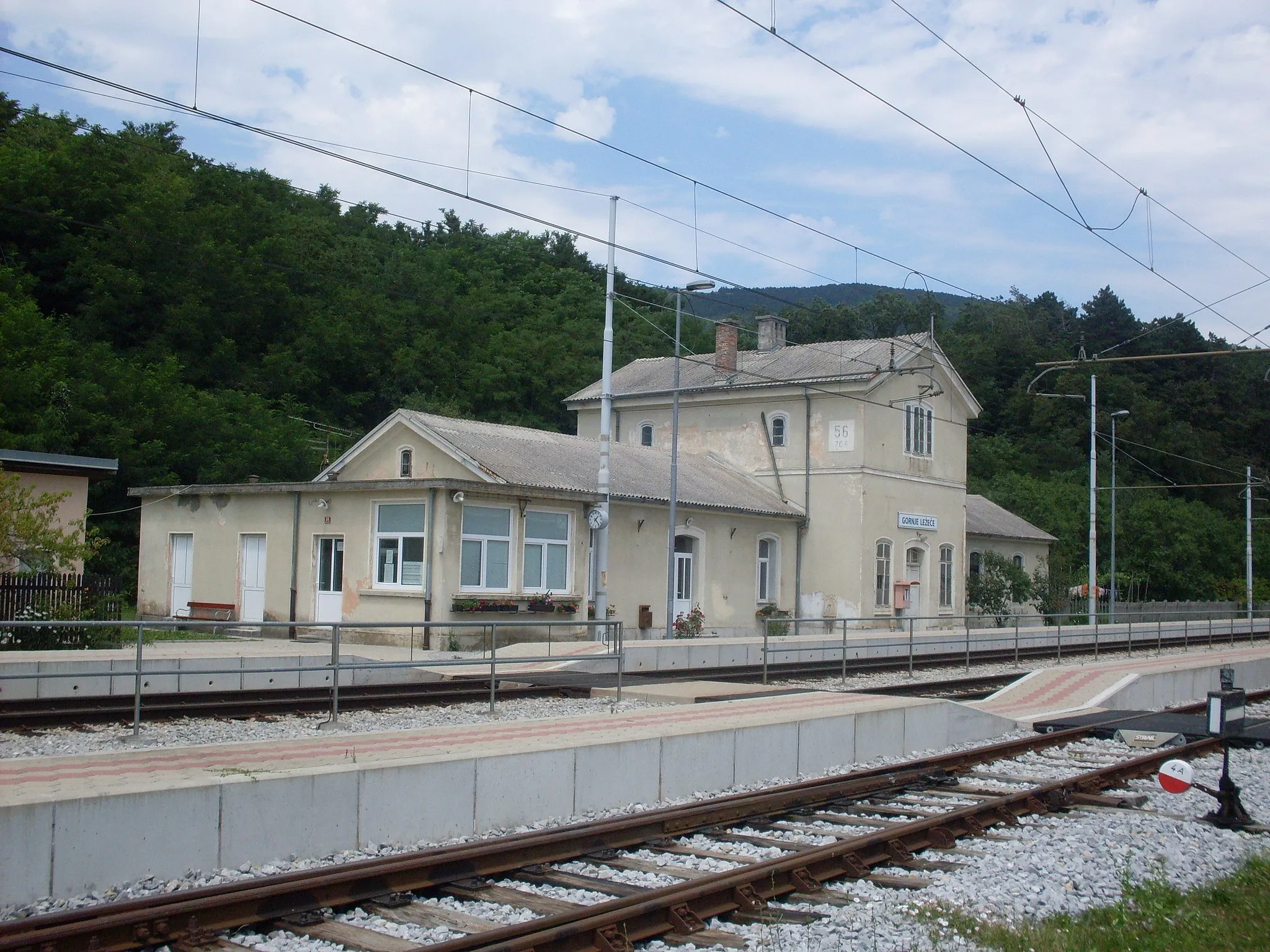 Photo showing: Train station Gornje Ležeče