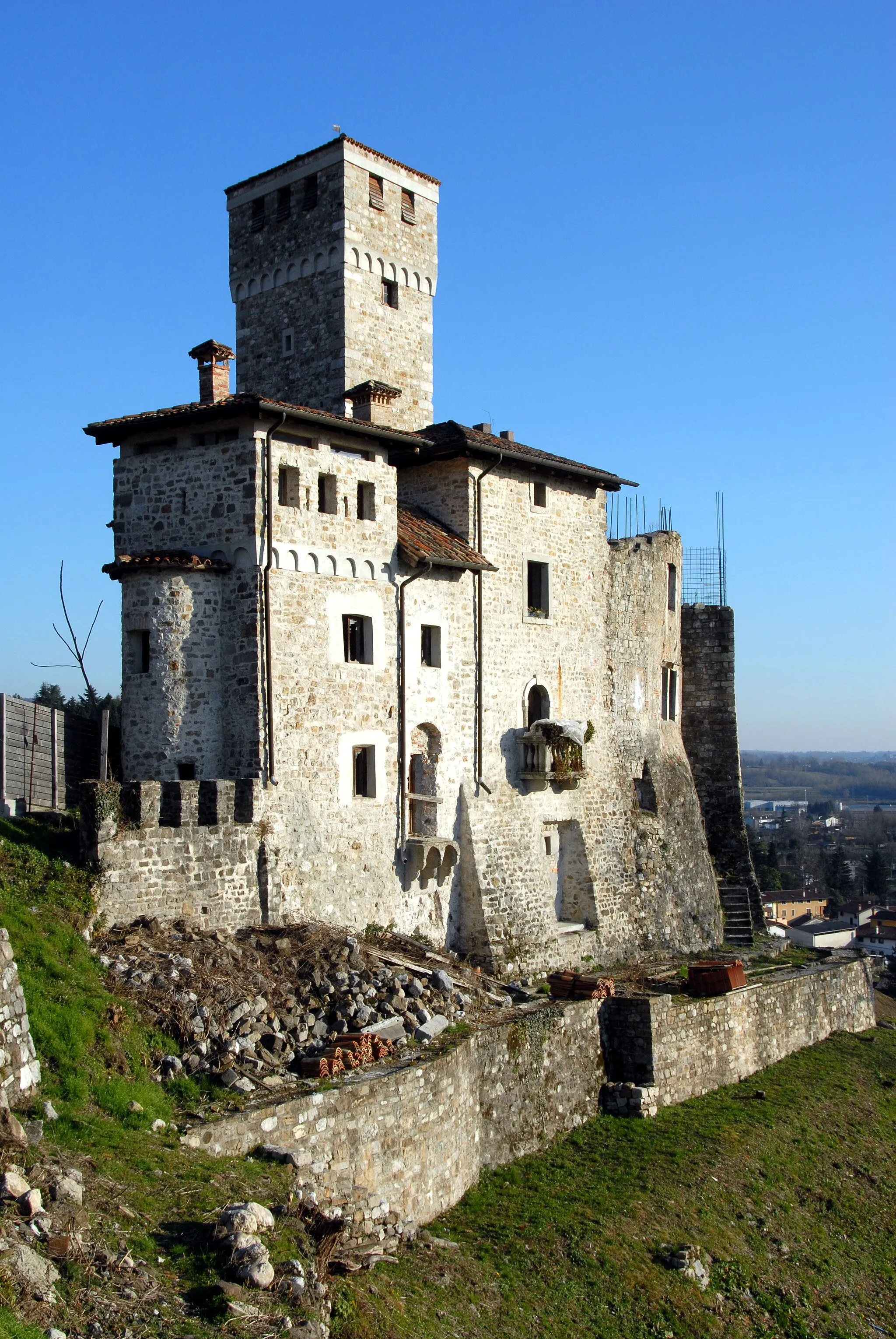 Photo showing: Castle Savorgnan, Via delle Chiese, municipality Artegna, province Udine, Friuli, Italy