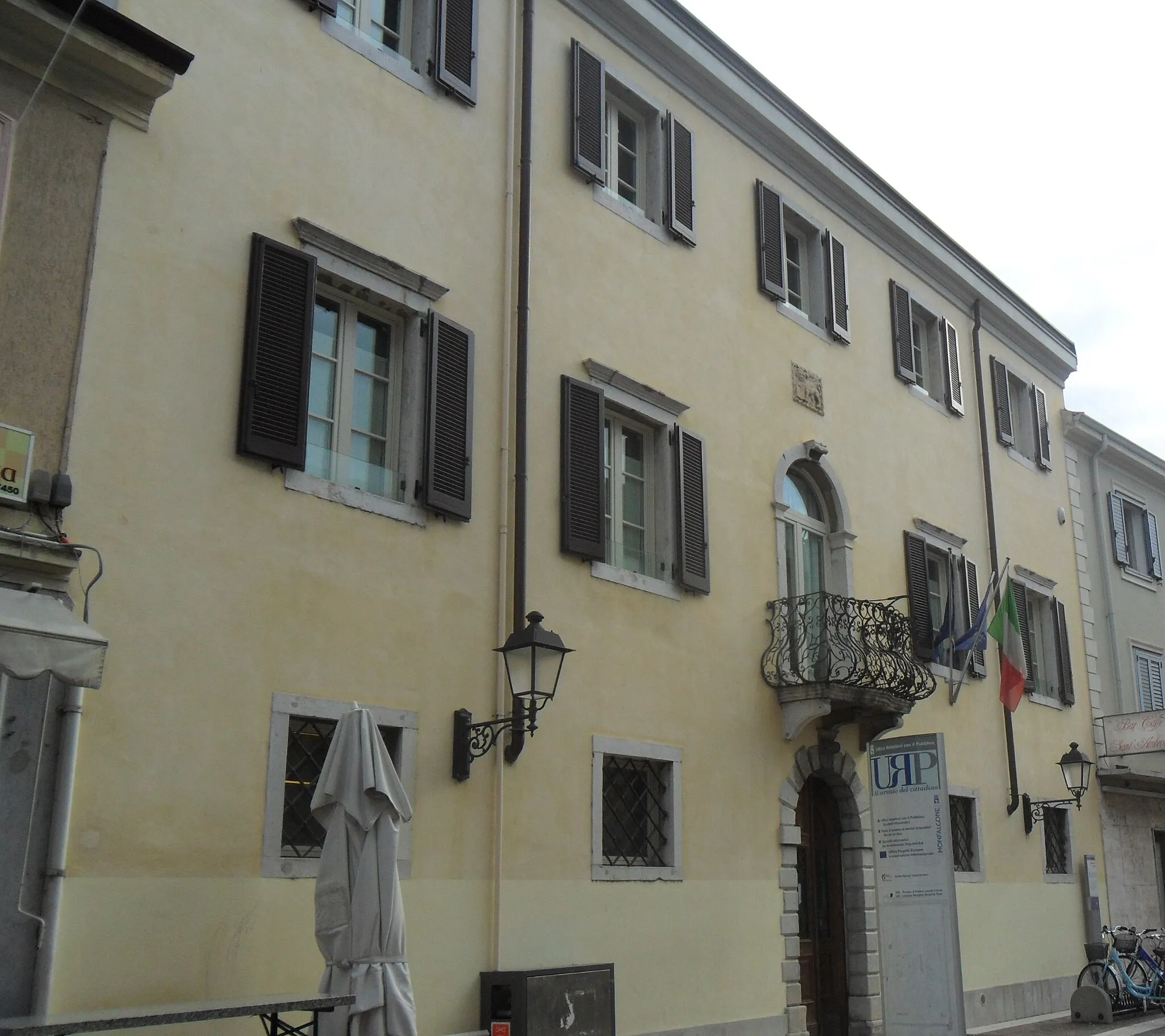 Photo showing: Facciata del cosiddetto "palazzetto veneto" sito in via S. Ambrogio a Monfalcone