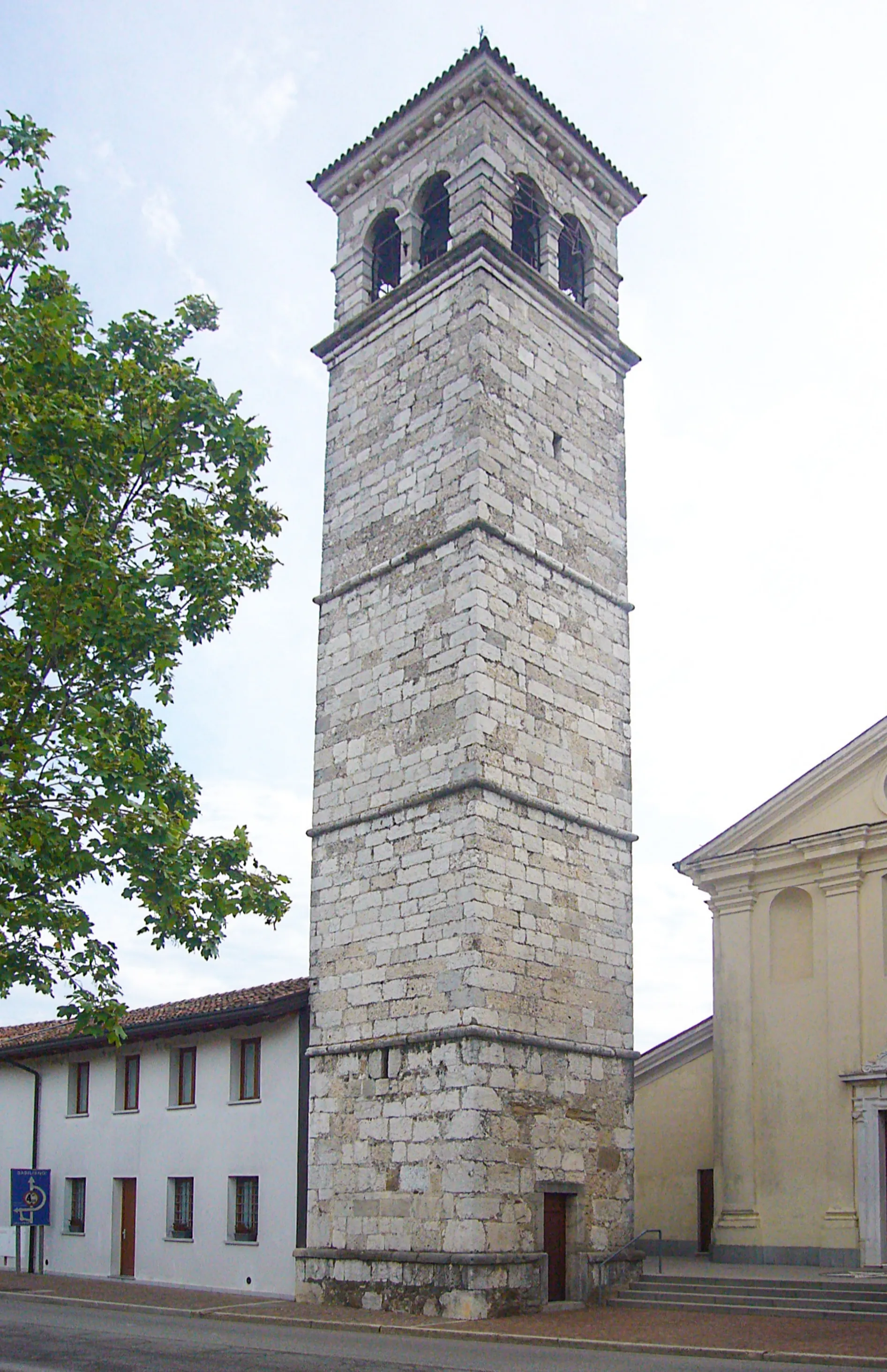 Photo showing: Il campanile di Sclaunicco, frazione di Lestizza