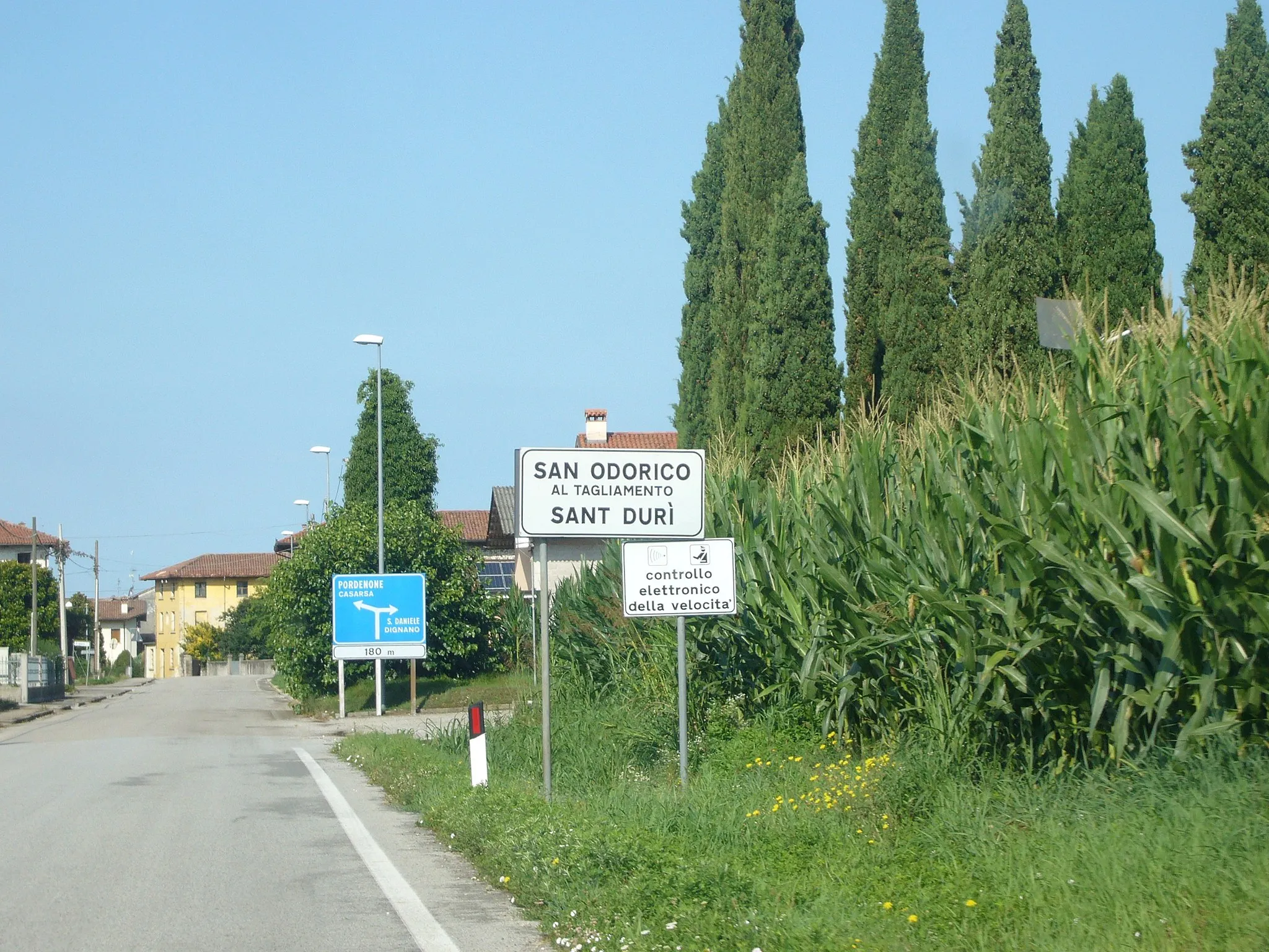 Photo showing: Targa posta all'ingresso del paese