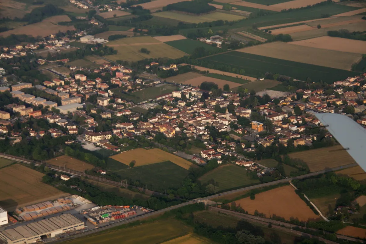 Photo showing: Vista aèria del la fracció de Peris, municipi de San Canzian d'Isonzo