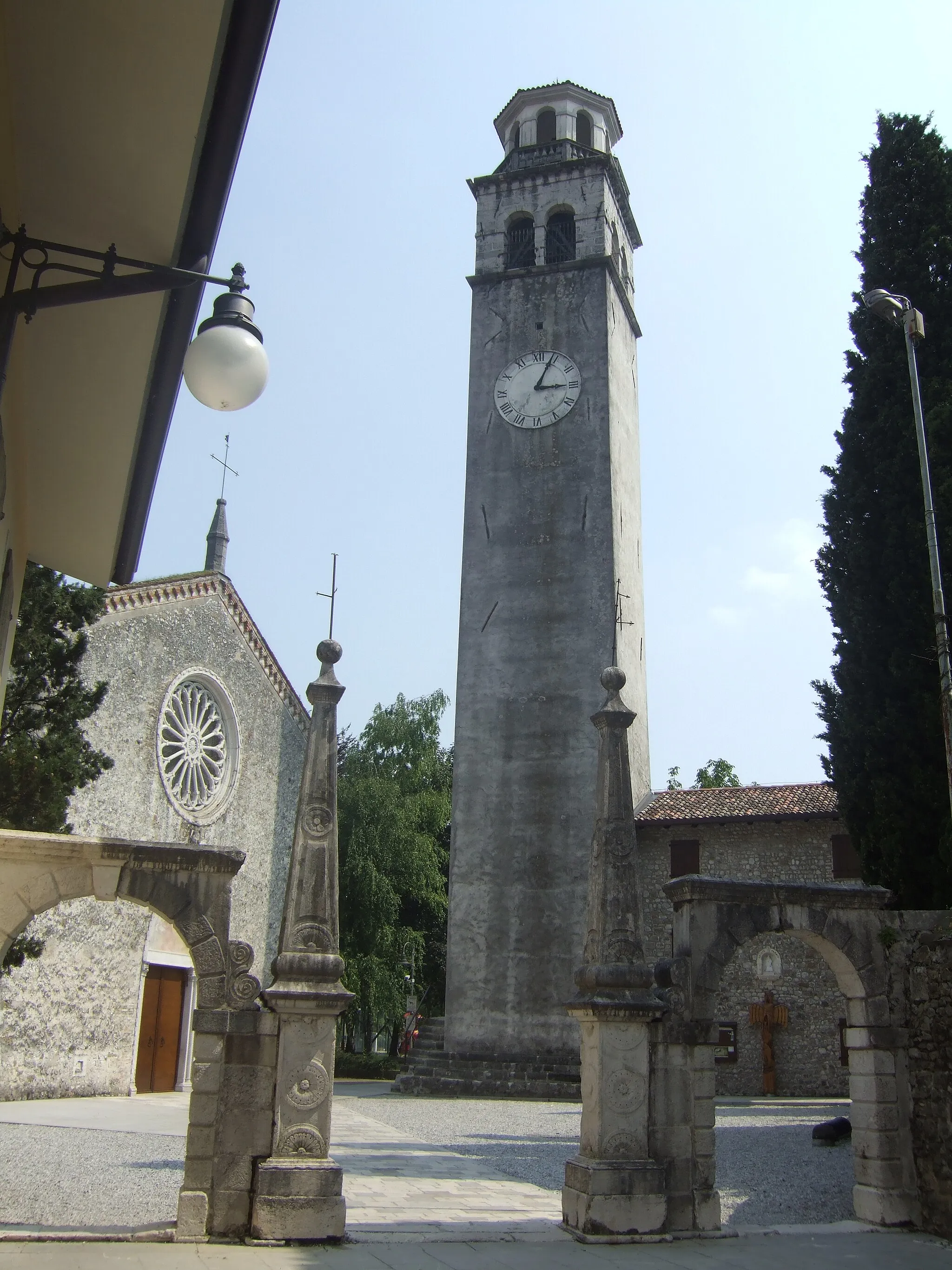 Photo showing: Duomo di Maniago - Facciata e Campanile