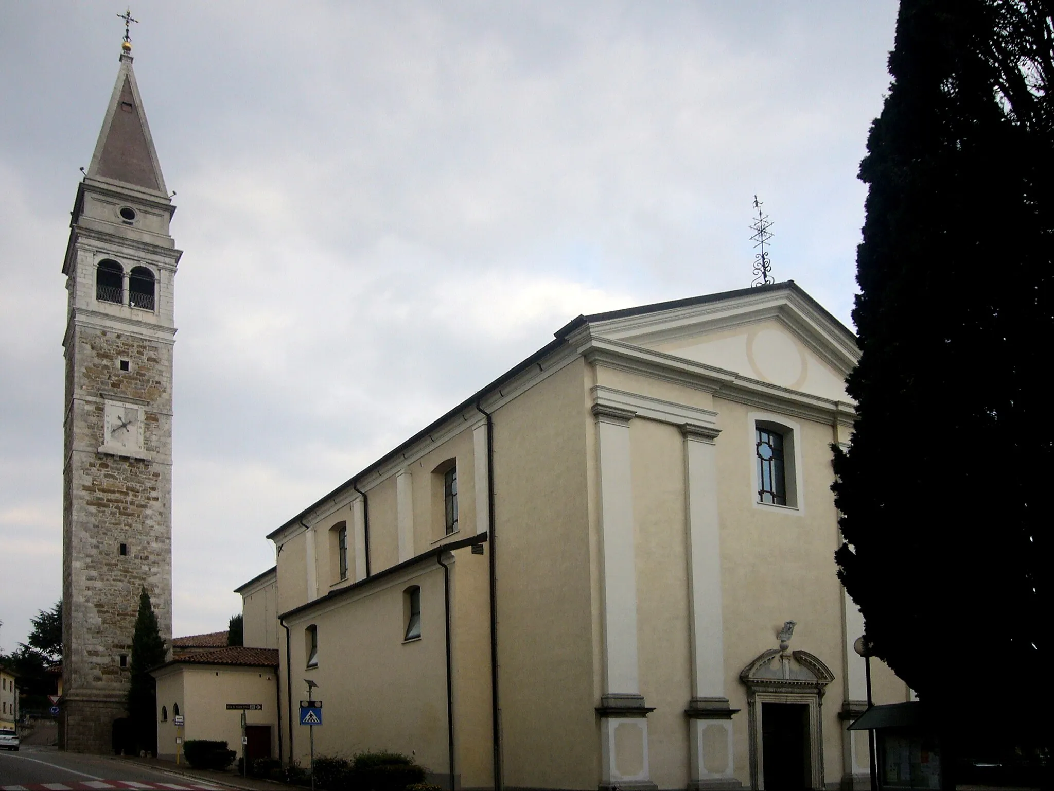Photo showing: La chiesa e il campanile di Buttrio
