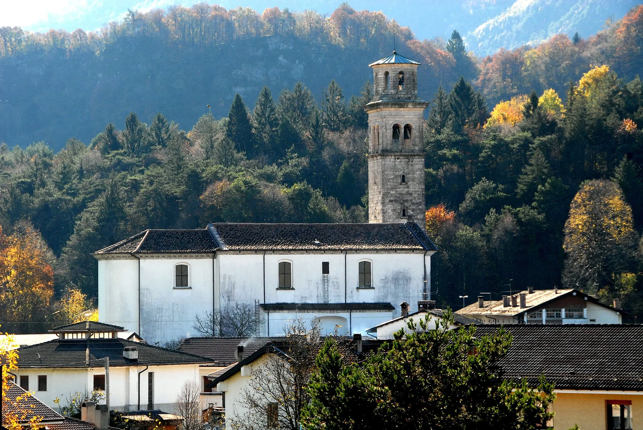 Photo showing: Church of Saint Daniel at Cavazzo Càrnico, province of Udine, region Friuli Venezia-Giulia, Italy