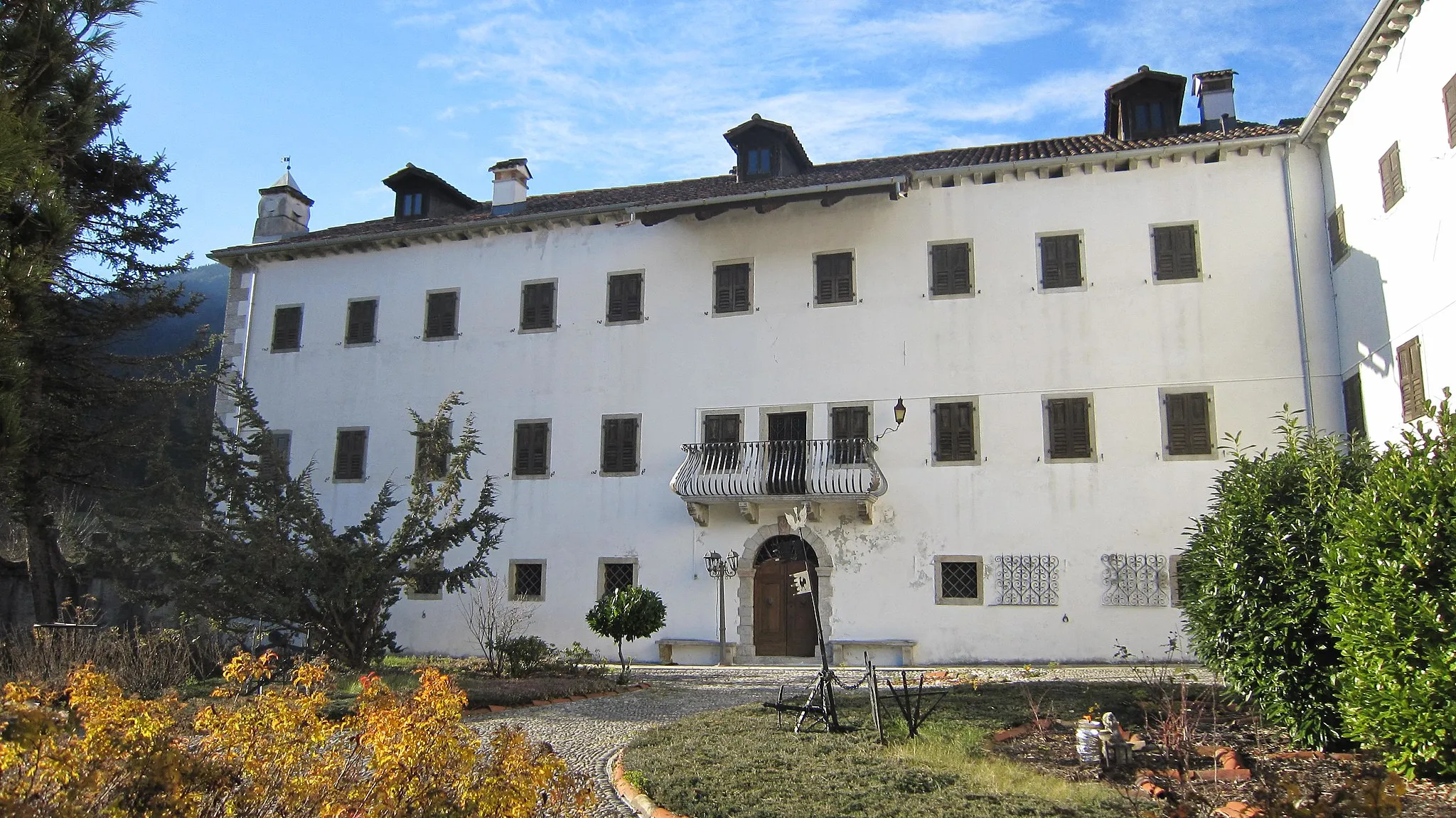 Photo showing: palazzo calice