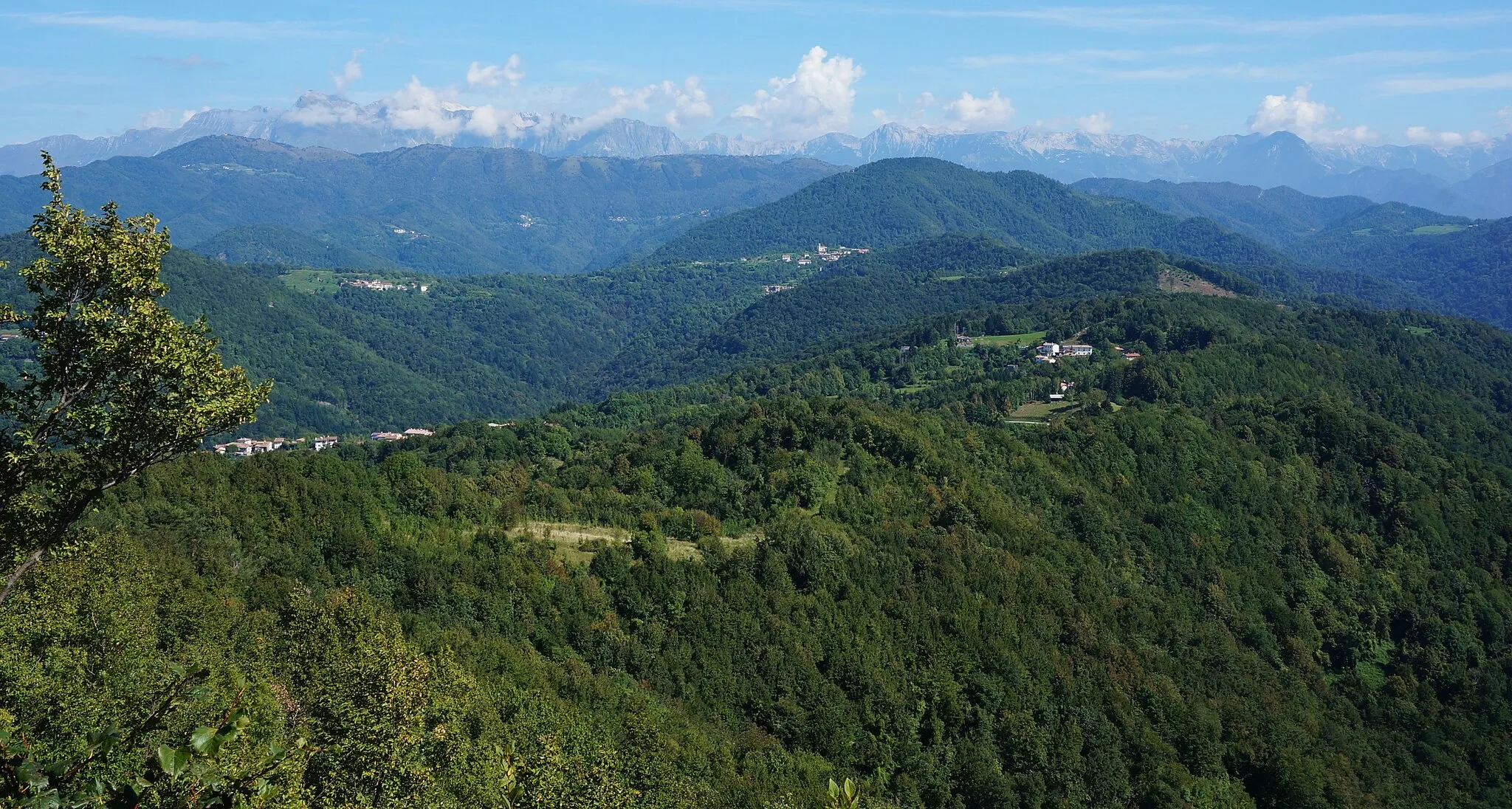 Photo showing: Aussicht vom Berg San Giovanni, Comune di Stregna in der Provinz Udine in die Julischen Alpen