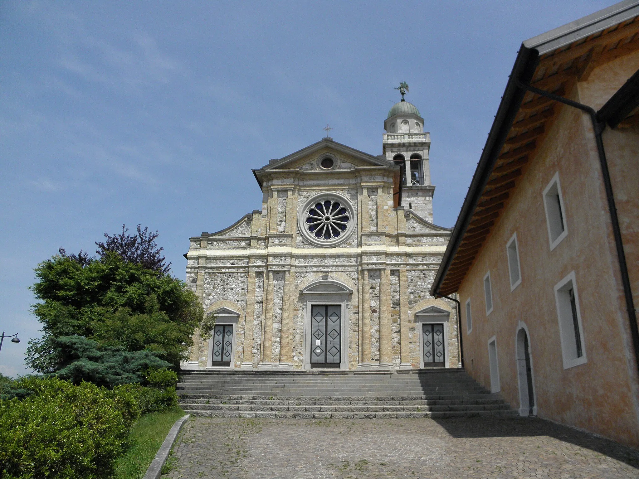 Photo showing: Moruzzo: chiesa (o Pieve) di San Tomaso (italianizzato in Tommaso).