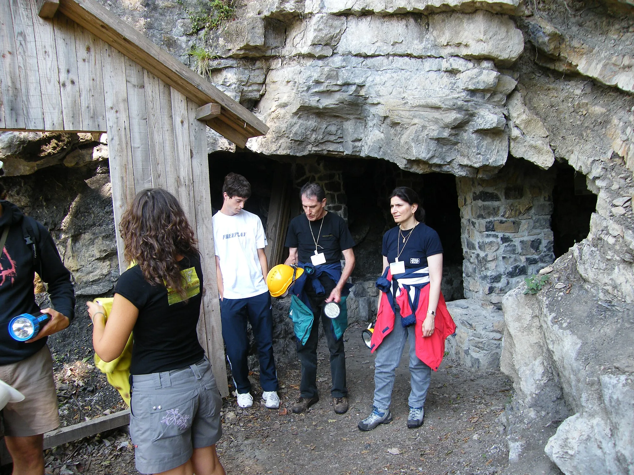 Photo showing: Ovaro, uscita dalla visita alla Miniera di carbone di Cludinico