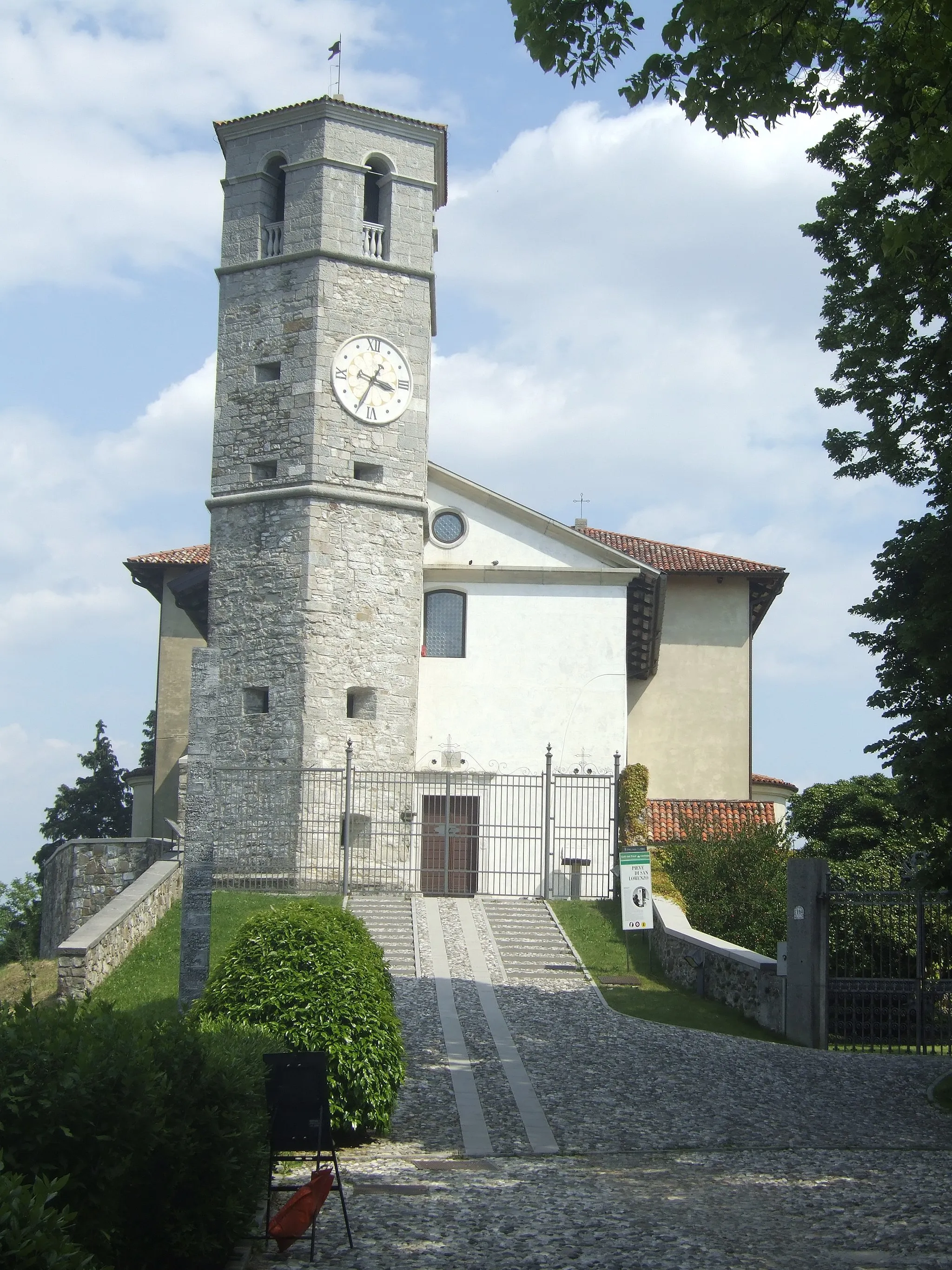 Photo showing: Monte di Buja - La pieve di San Lorenzo