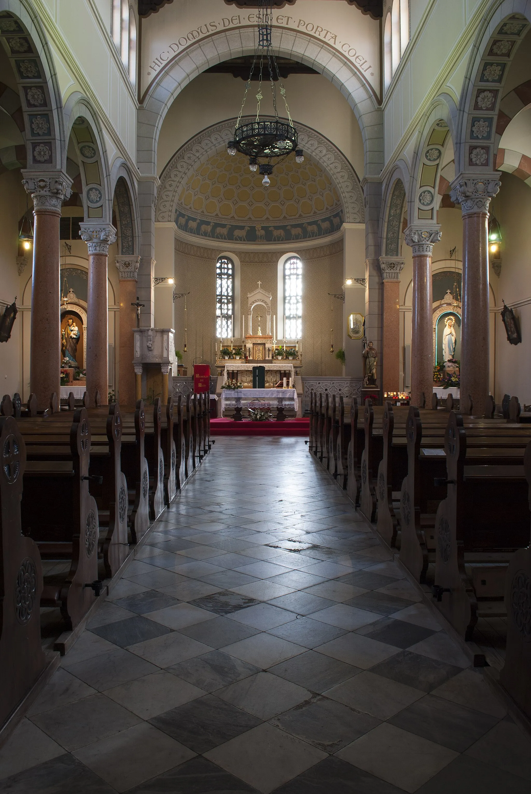 Photo showing: Internal view of Church San Giorgio Martire (Saint George, Gorizia.