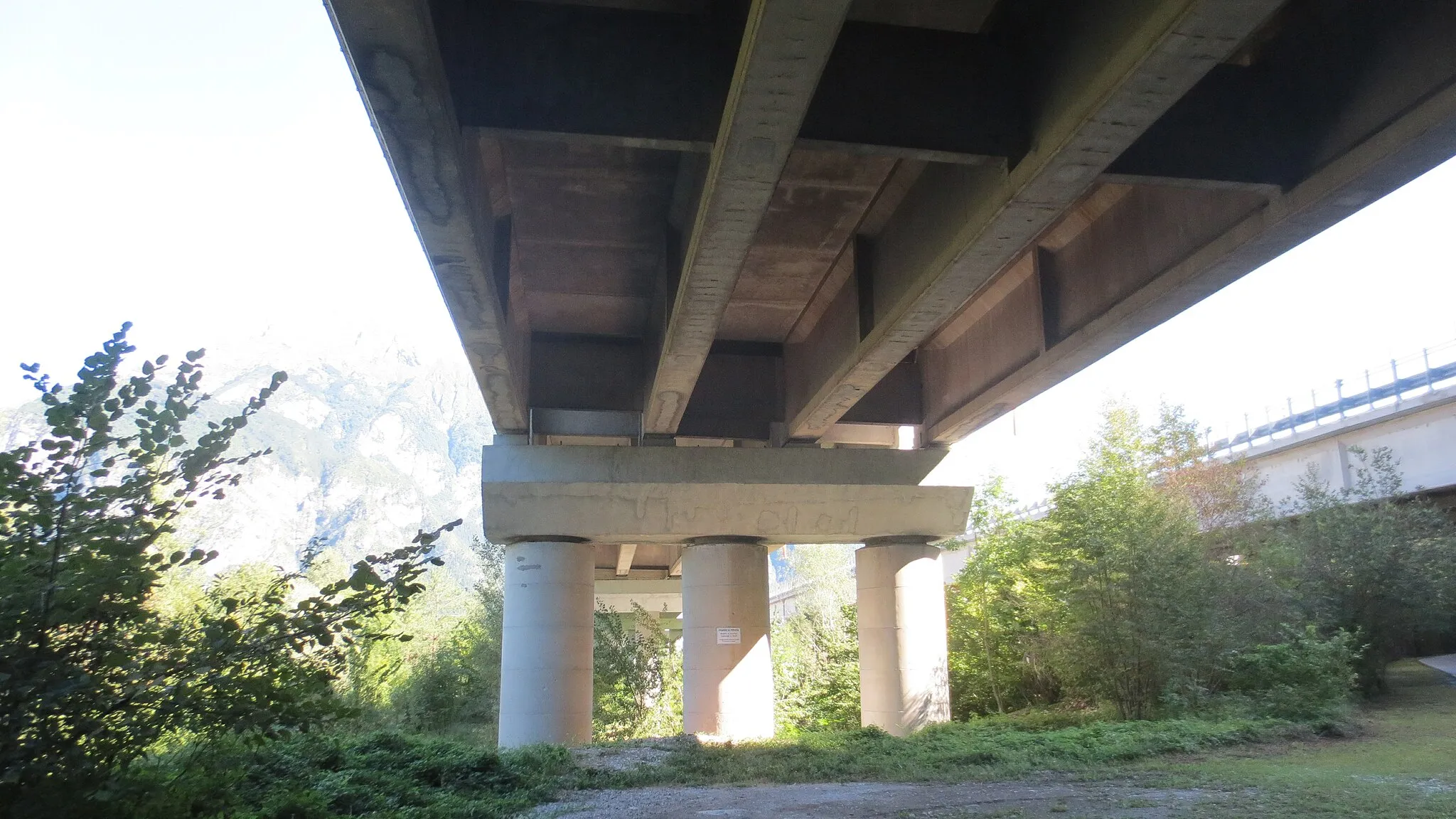 Photo showing: Autostrada Alpe Adria a Cavazzo Carnico