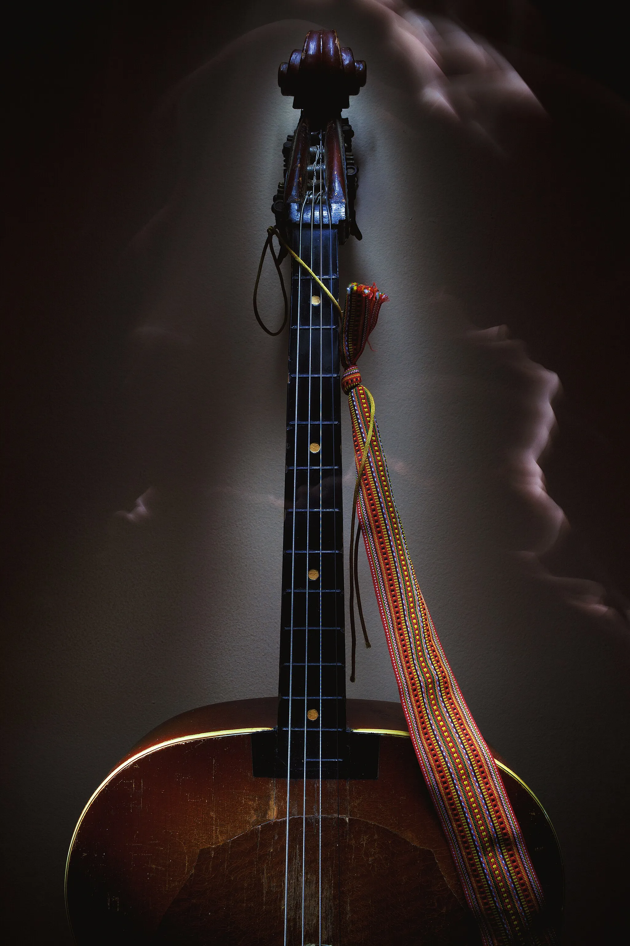 Photo showing: Tamburica Cello
Old string instrument called Tamburica Cello from Balkans.
Tamburica Cello (2019-02-08 13.40.00 by Dejan Krsmanovic)