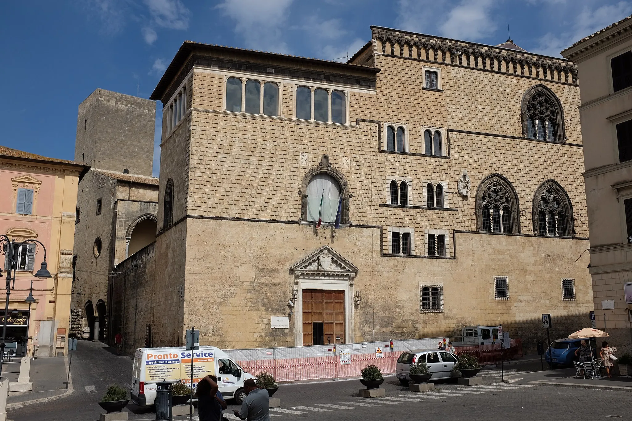 Photo showing: The Palazzo Vitelleschi in Tarquinia now houses the Tarquinia National Museum.