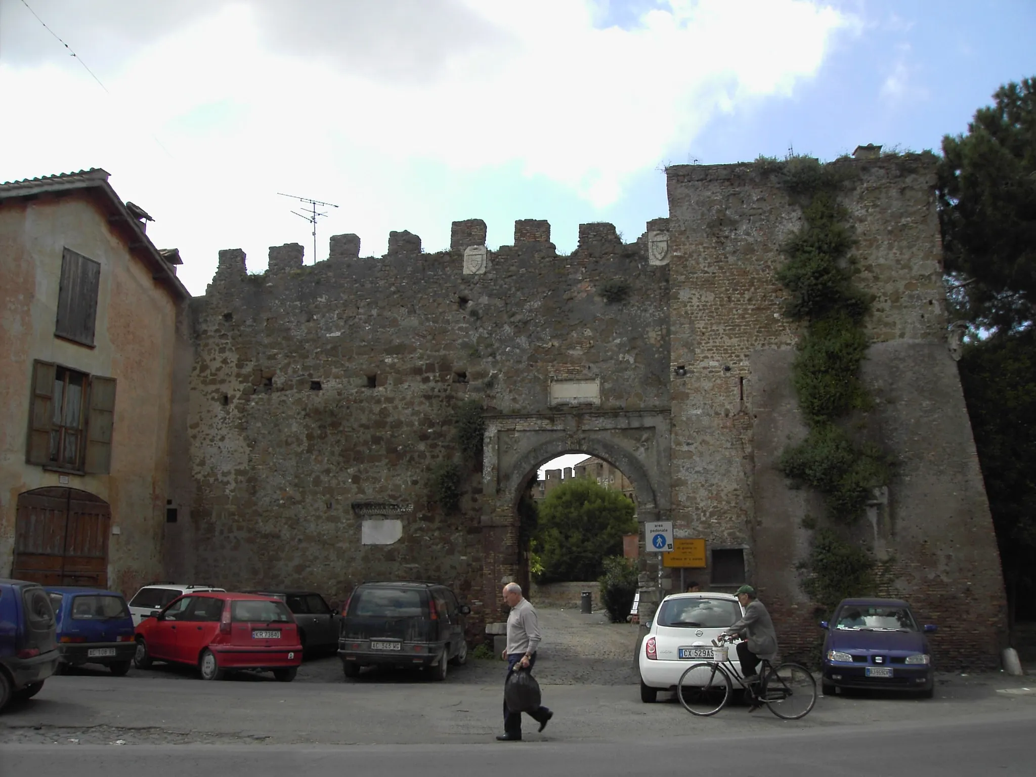 Photo showing: Roma

, borgo di Ostia antica: ingresso al borgo