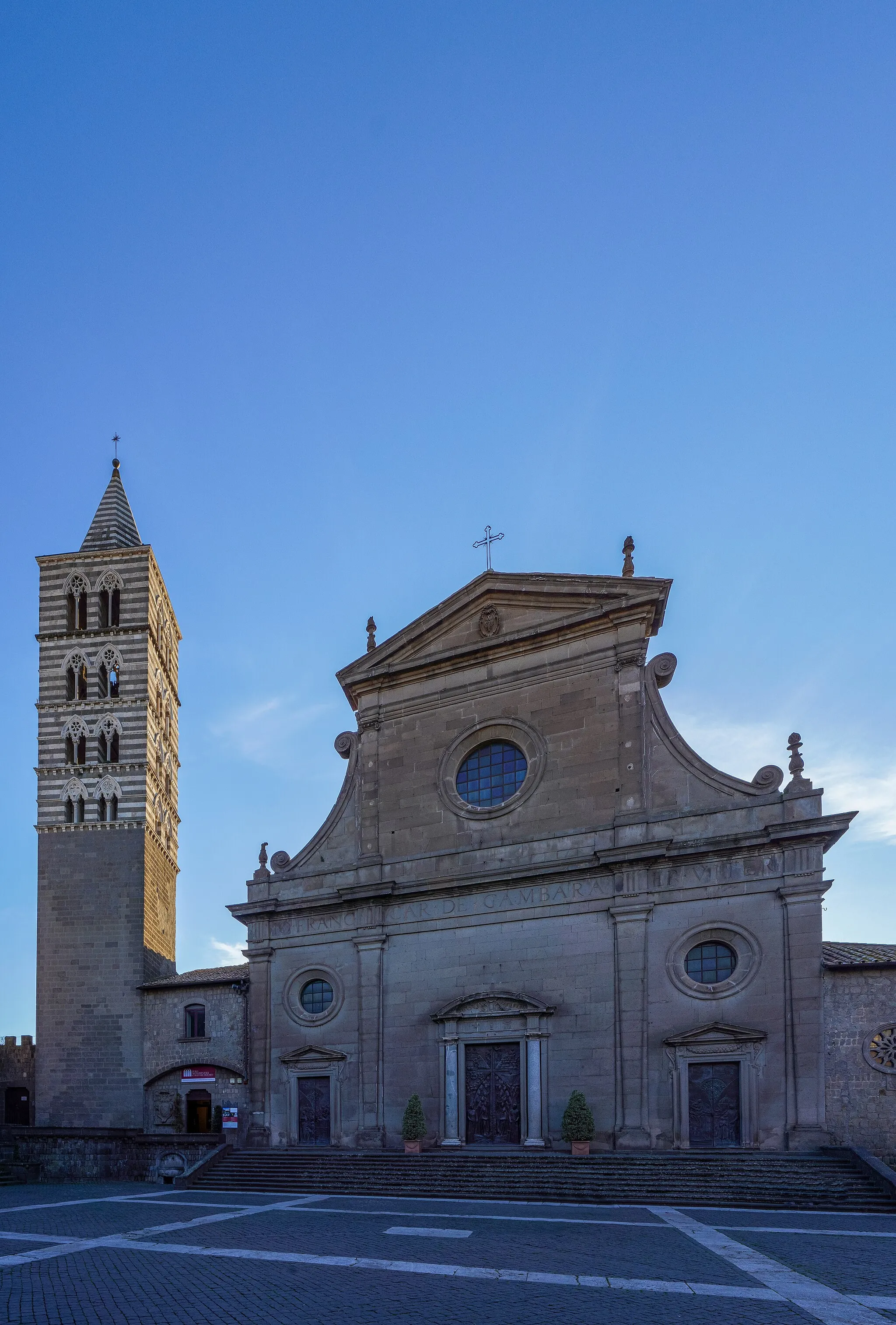 Photo showing: Duomo (Viterbo) - Esterno