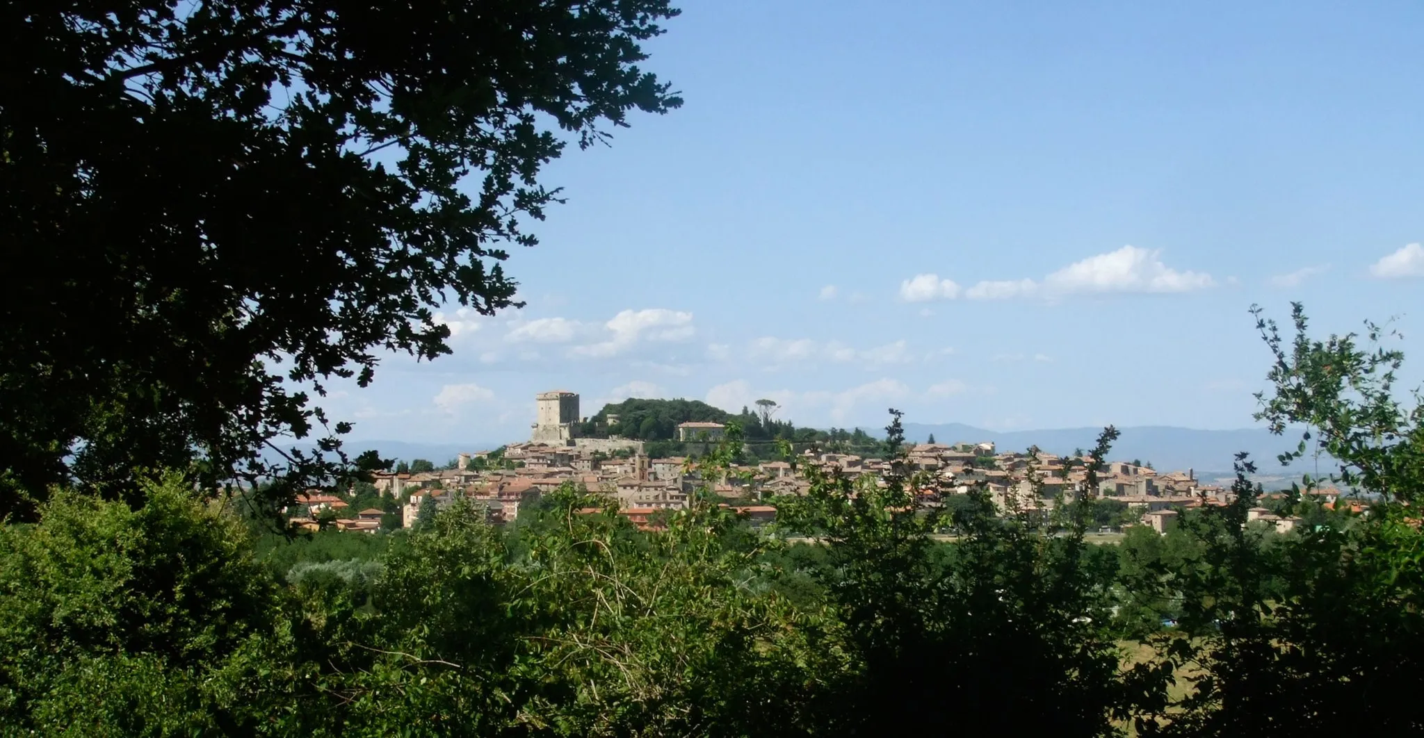 Photo showing: Vue panoramique de la ville de Sarteano