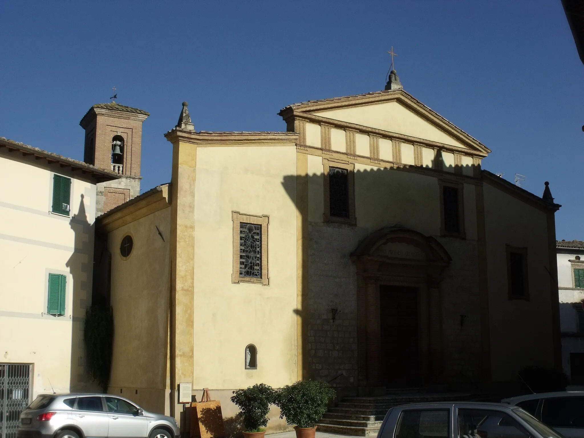 Photo showing: Facade of the Church San Michele Archangelo in Cetona (lower part), Province of Siena, Tuscany, Italy