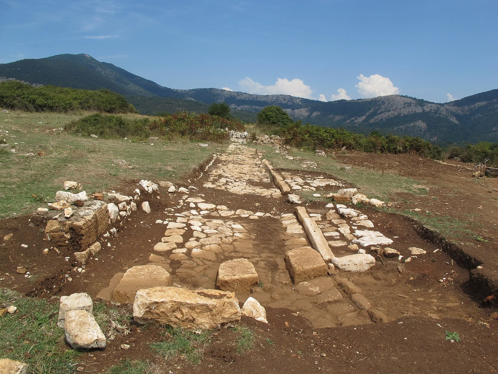 Photo showing: Norba - antica strada.