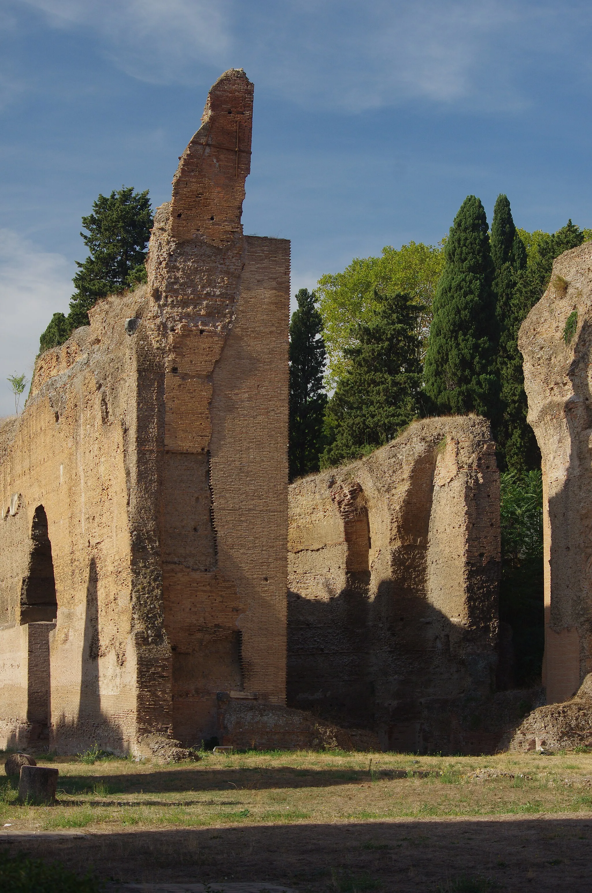 Photo showing: 10 2023 - Terme (Baths of) Caracalla, Arte Romana, Viale Guido Baccelli, Rome, Roma, Lazio, 00154, Italy - Photo Paolo Villa - FO232087 - Architettura e mattoni