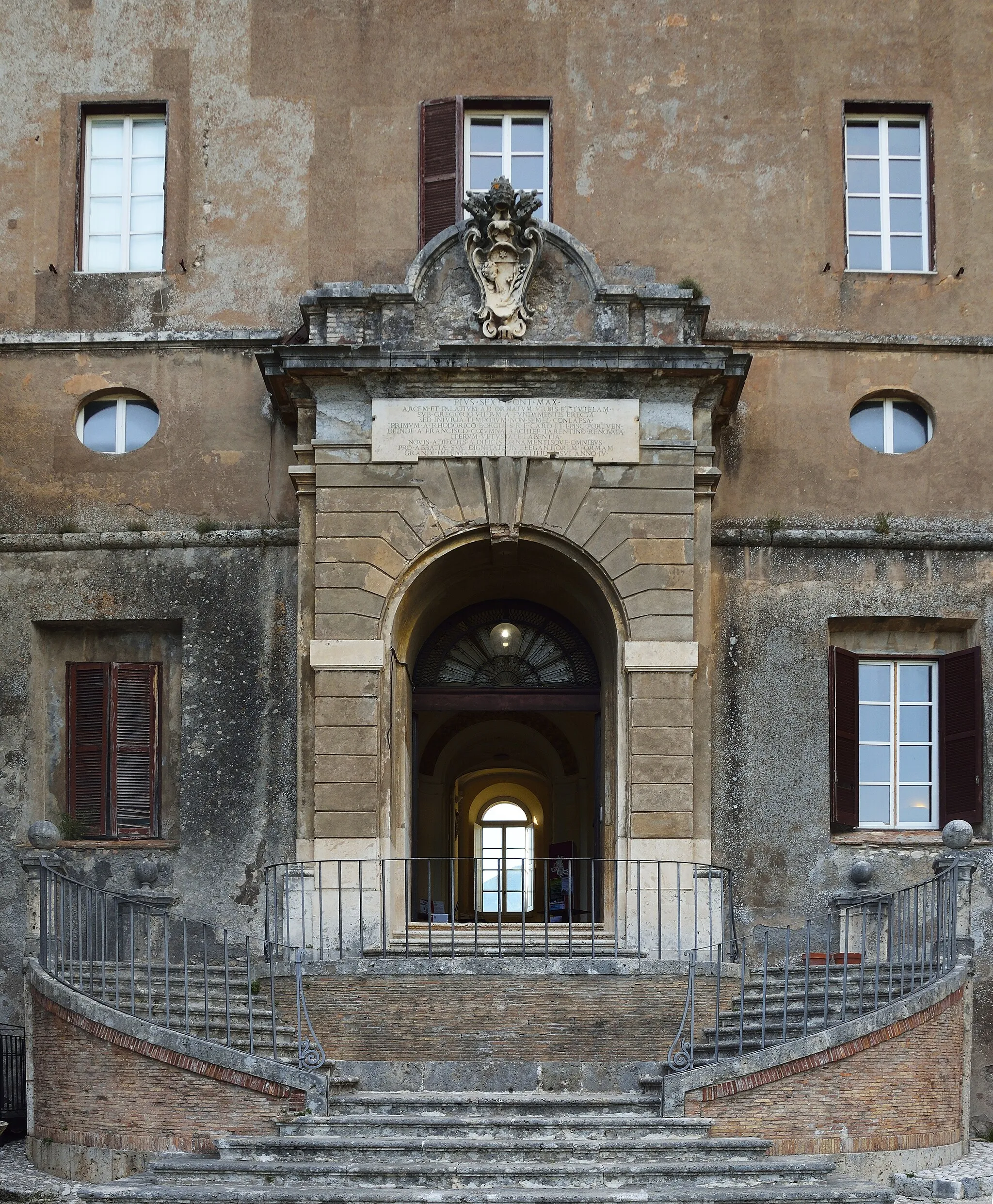 Photo showing: Entrance of "Rocca dei Borgia" in Subiaco