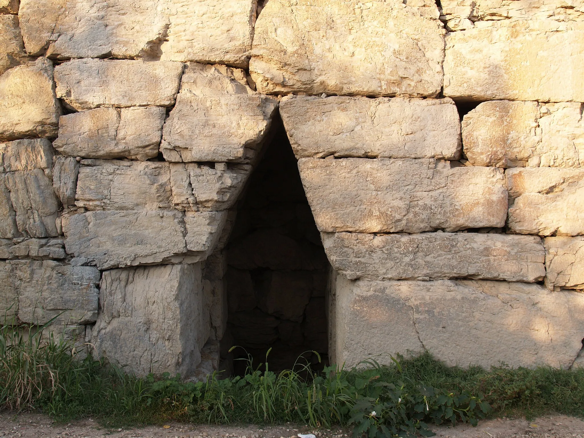 Photo showing: Porta Pentagonale