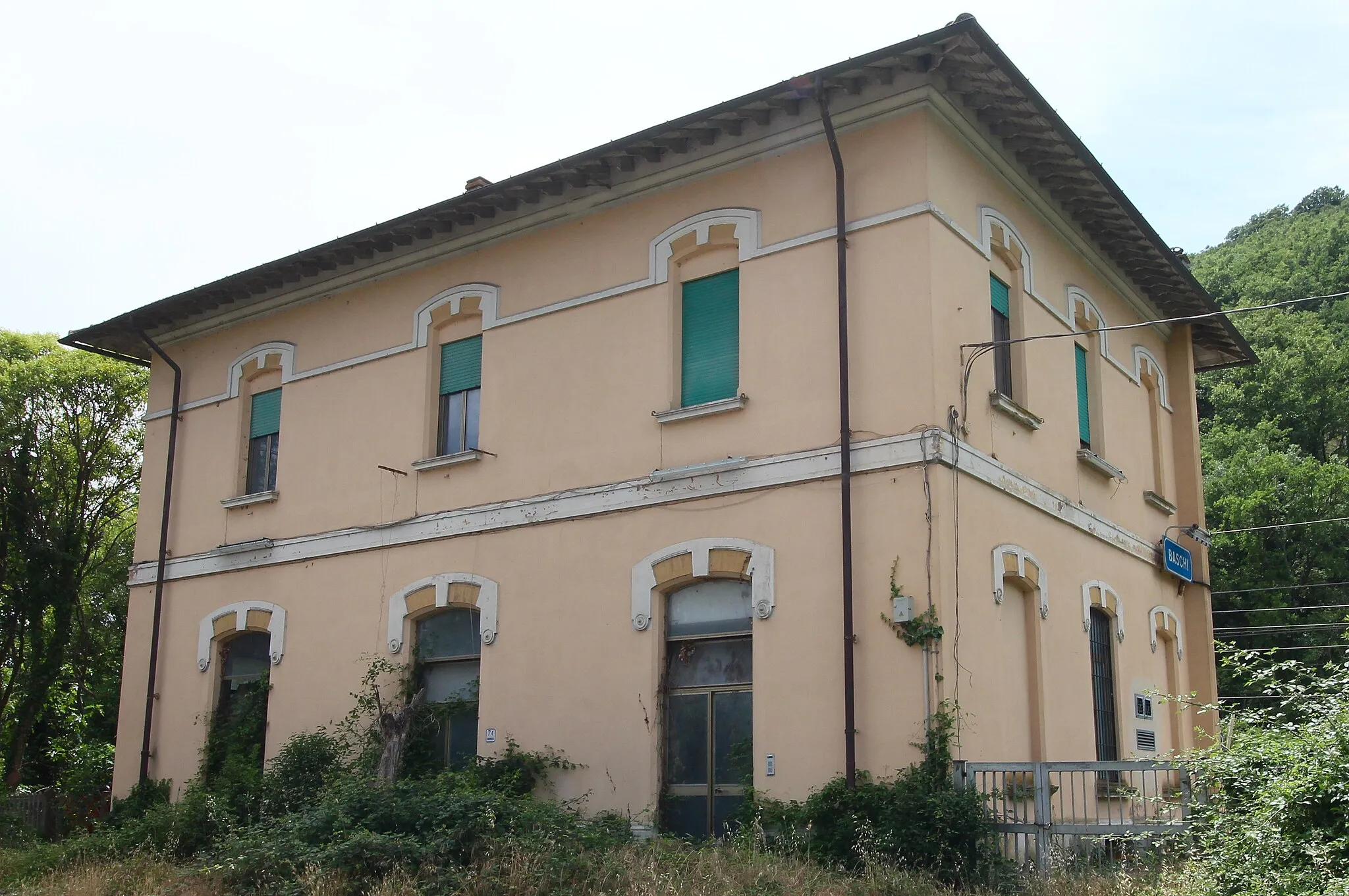 Photo showing: Baschi train station - Station building, Baschi, Province of Terni, Umbria, Italy