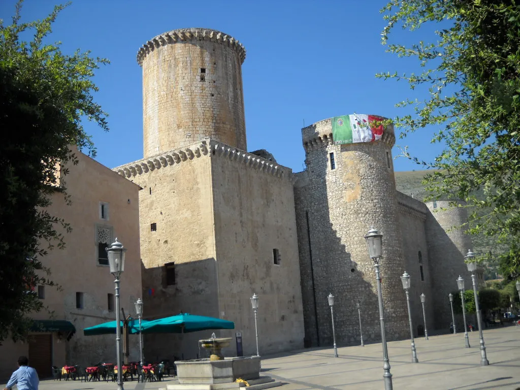 Photo showing: Fondi castello