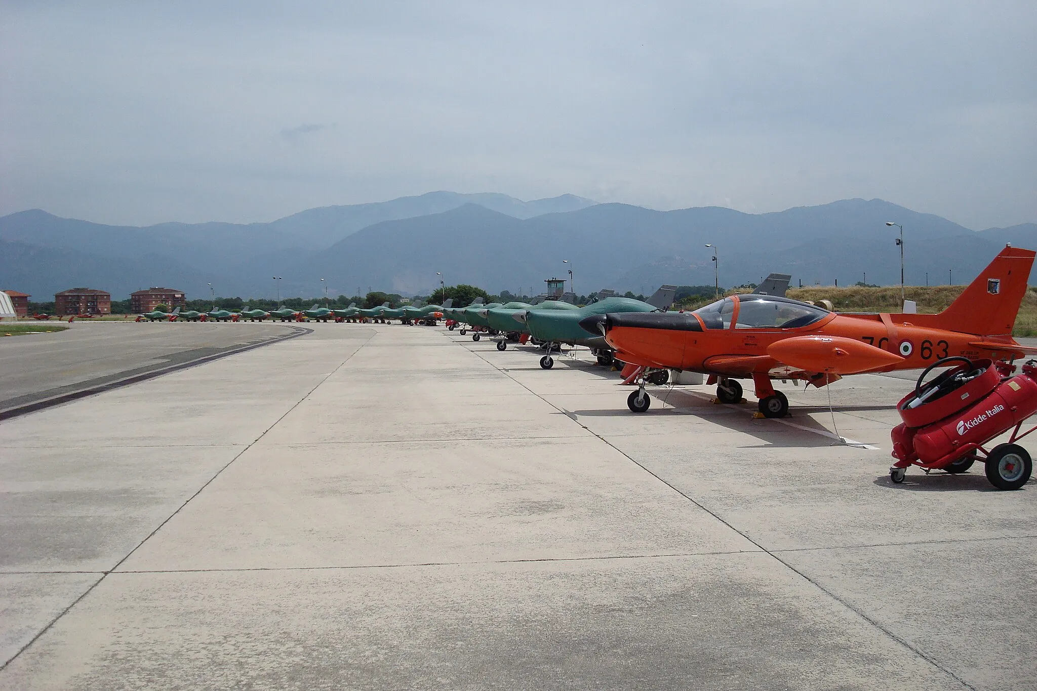 Photo showing: Foto della linea volo del 70º Stormo dell'Aeronautica Militare.