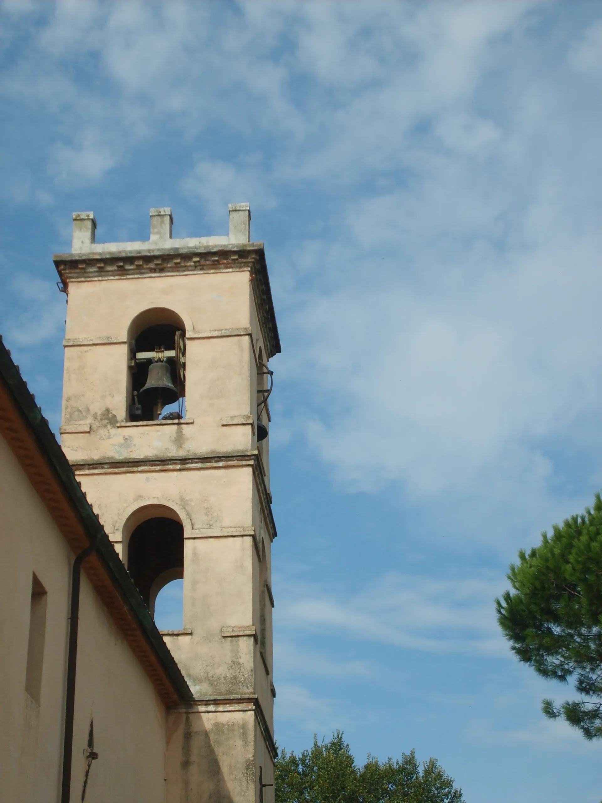 Photo showing: Bell tower of the church of Poggio Murella, Manciano (Grosseto)