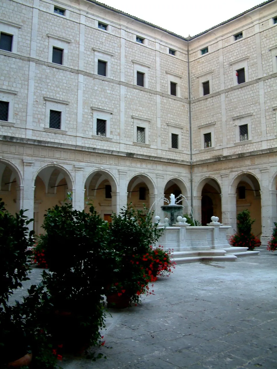 Photo showing: La biblioteca del monastero di Montecassino.