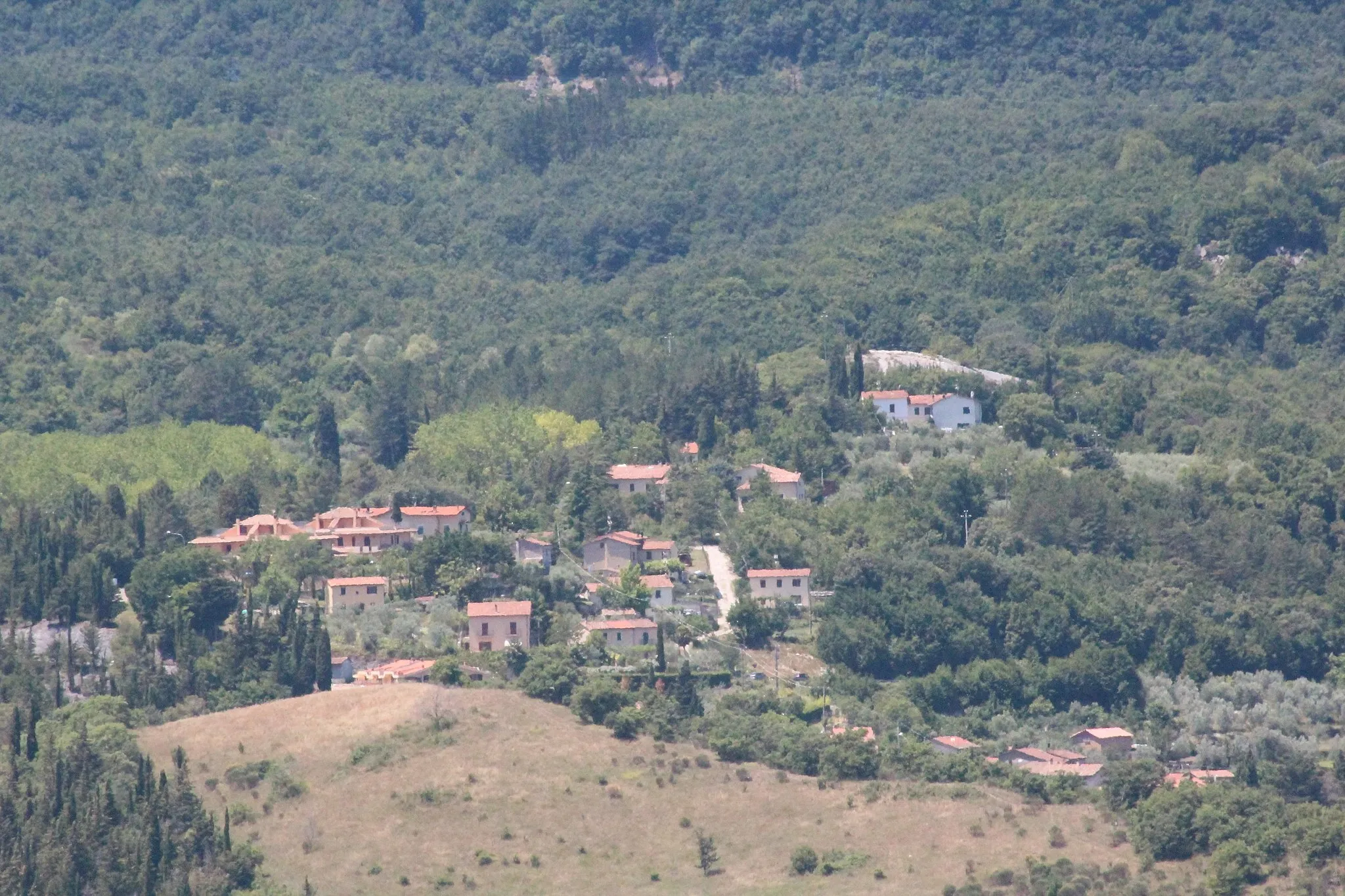 Photo showing: Panorama of Bagni San Filippo, hamlet of Castiglione d’Orcia, Province of Siena, Tuscany, Italy