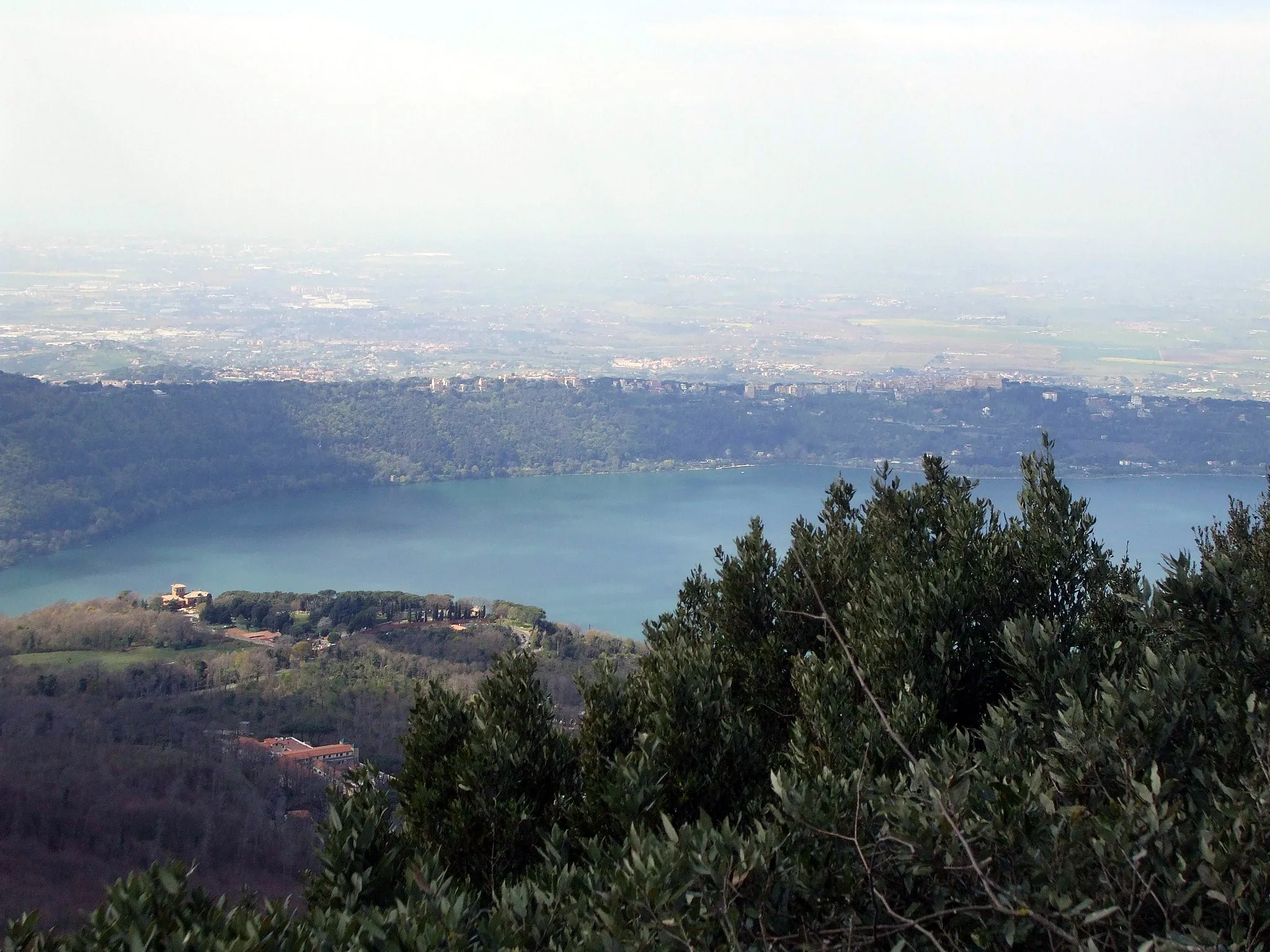 Photo showing: Castel Gandolfo e Lago Albano - panorama da Monte Cavo