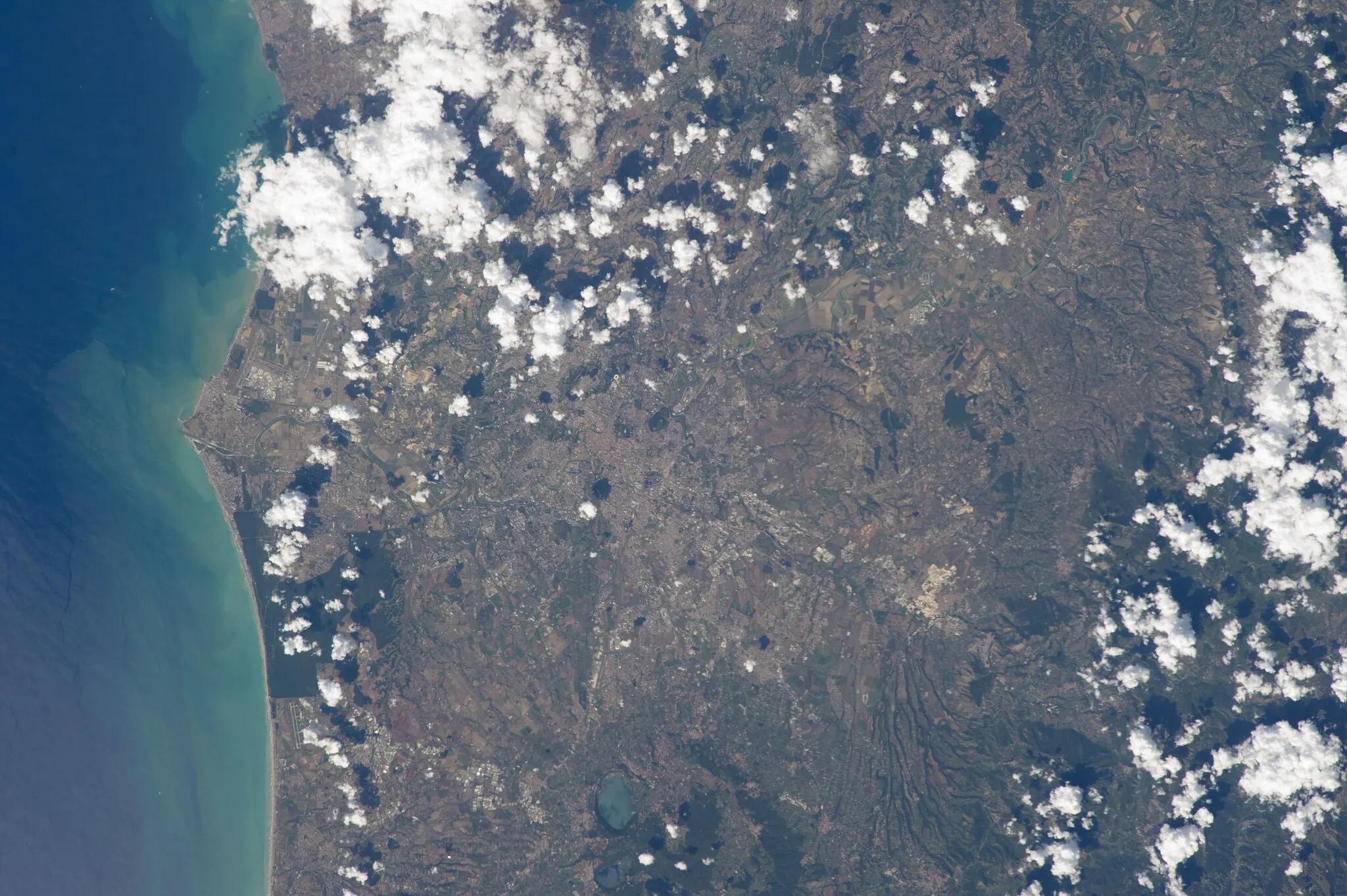 Photo showing: View of Italy taken during ISS Expedition 37.